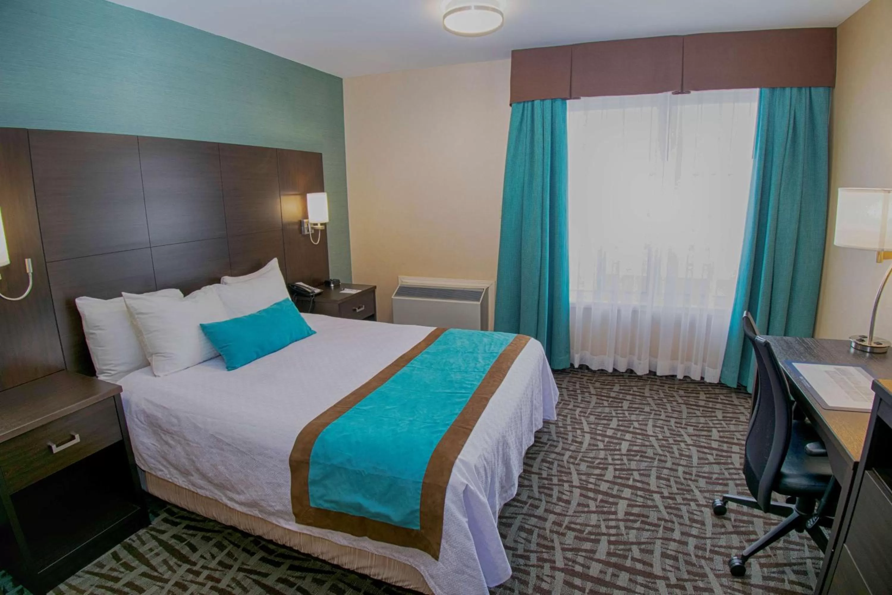 Queen Room with Kitchenette - Non Smoking in Best Western Plus Barrie