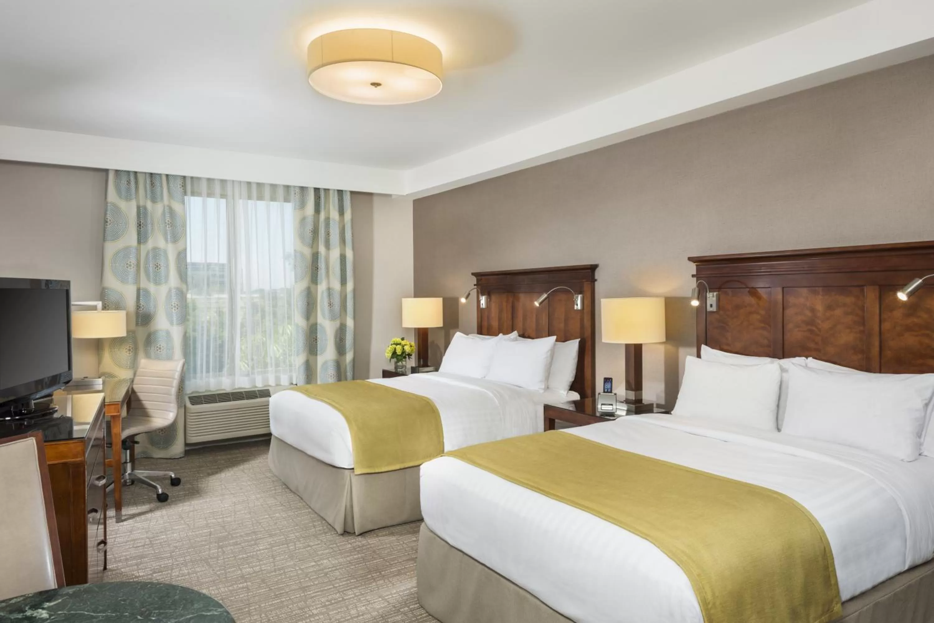 Deluxe Queen Room with Two Queen Beds in Ayres Hotel Anaheim