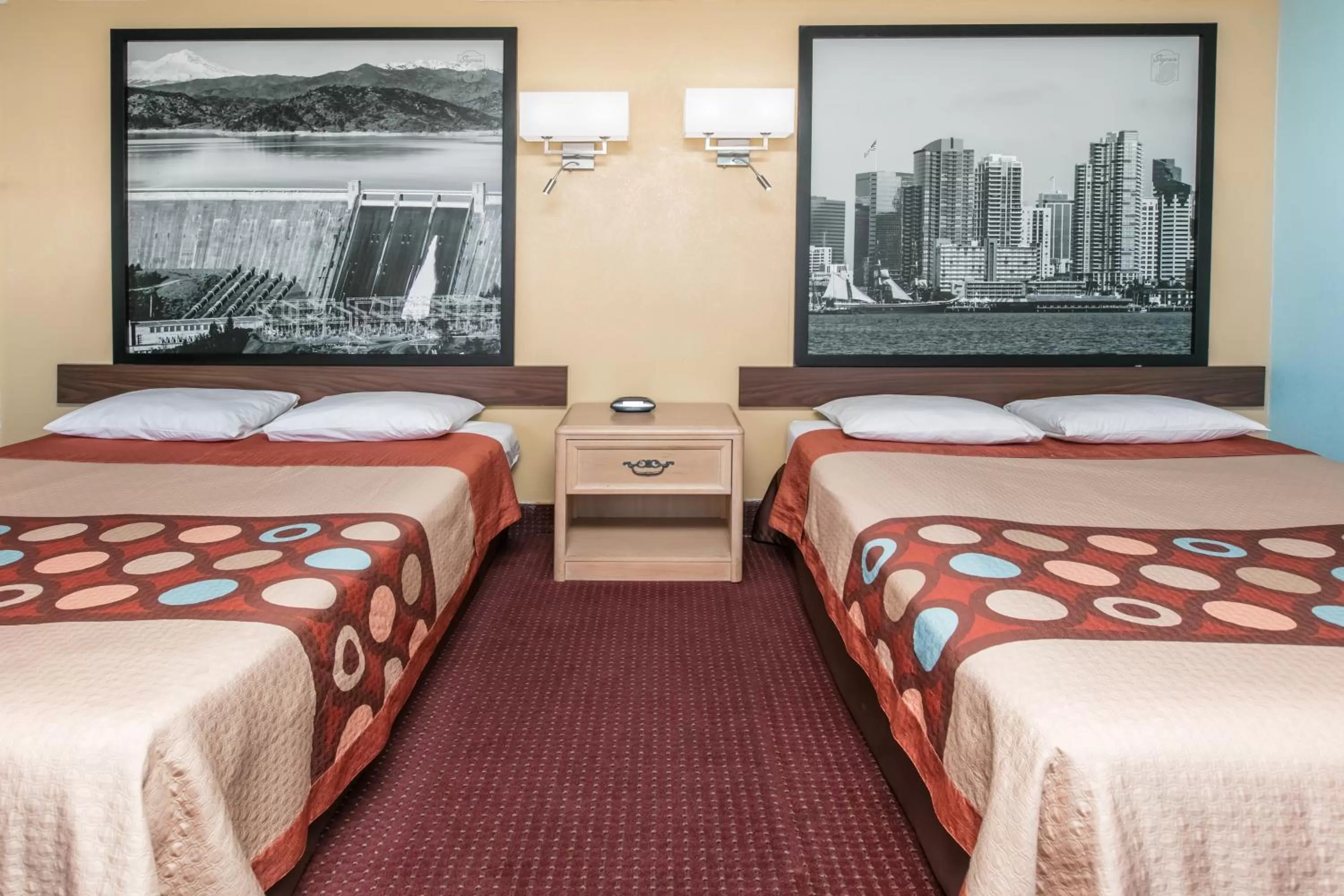 Queen Room with Two Queen Beds - Non-Smoking in Super 8 by Wyndham Bishop