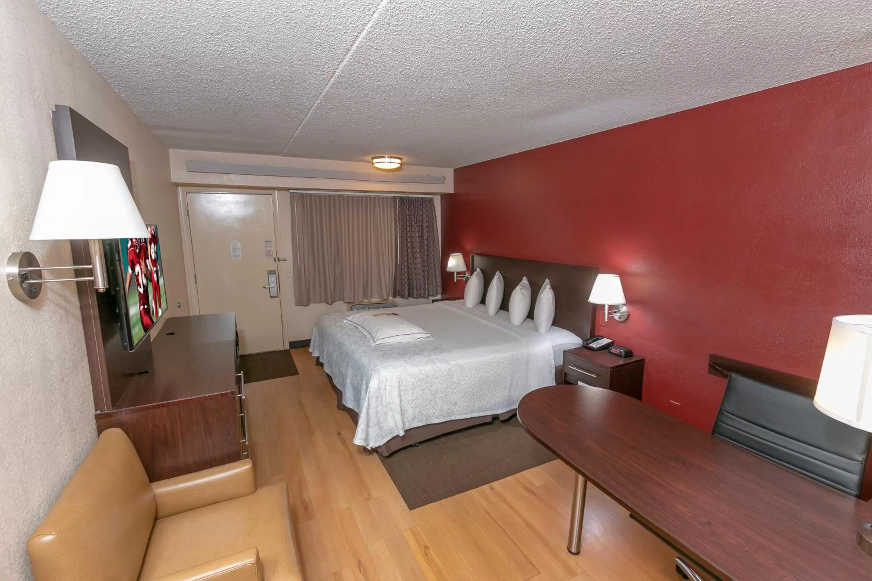 Premium King Room Disability Access Smoke Free (Upgraded Bedding & Snack) in Red Roof Inn PLUS+ West Springfield