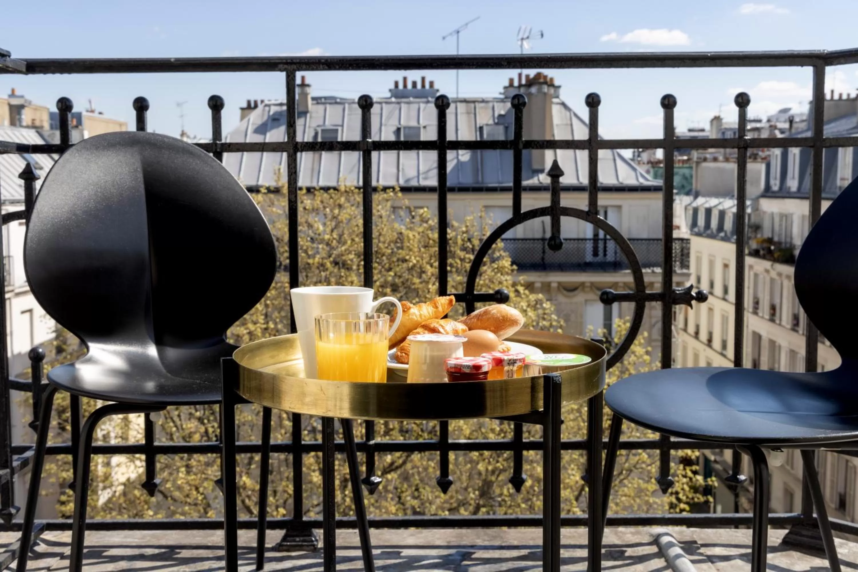 Double Room with Balcony in Hôtel Brady