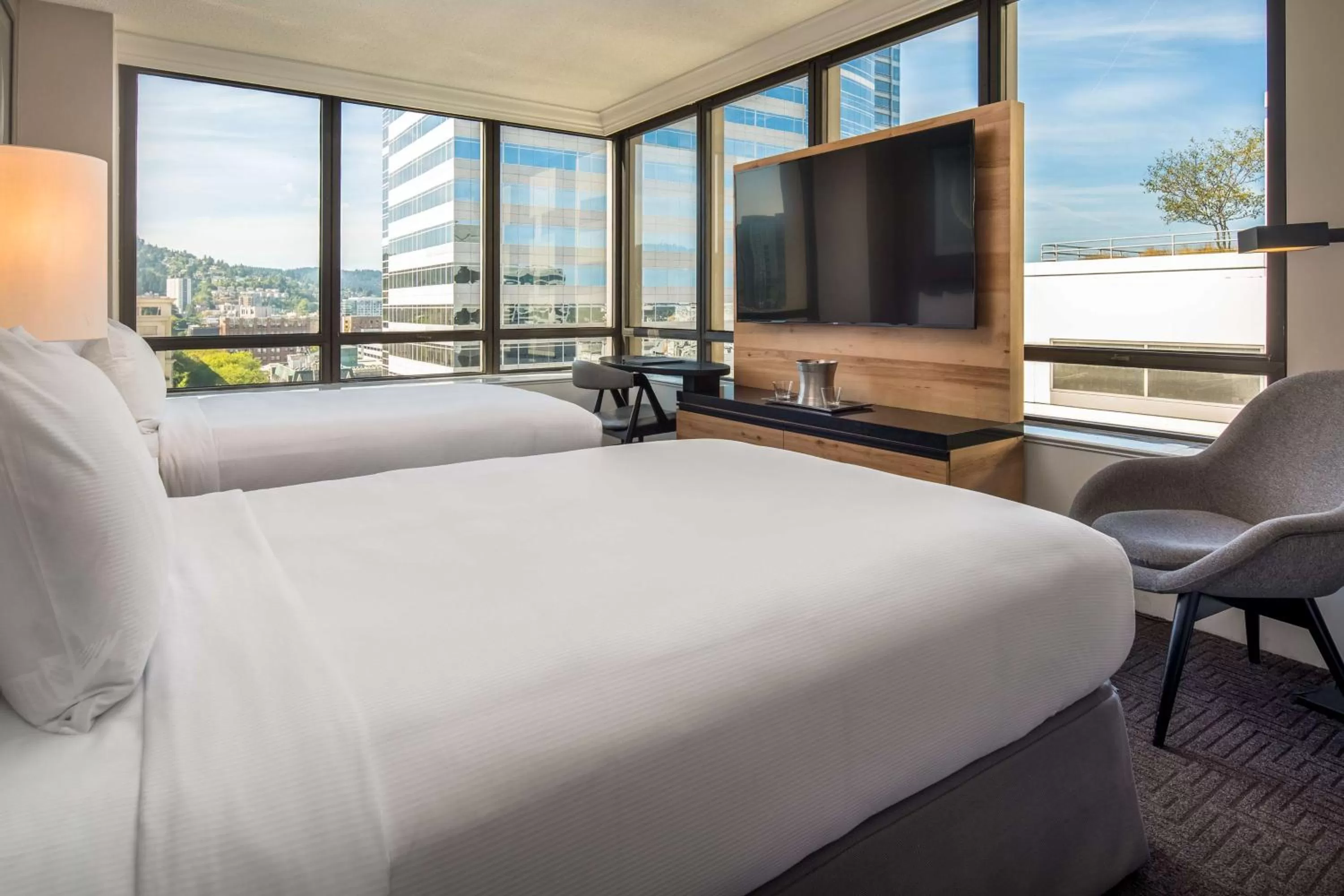 Corner Double Room with City View in Hilton Portland Downtown