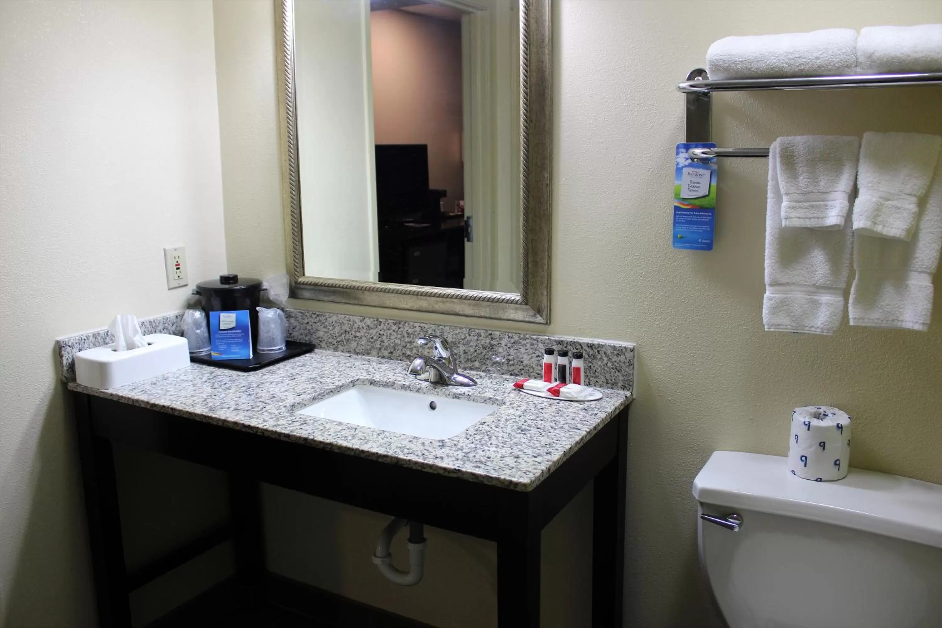 Queen Room - Mobility Access/Non-Smoking in Baymont by Wyndham Newark at University of Delaware