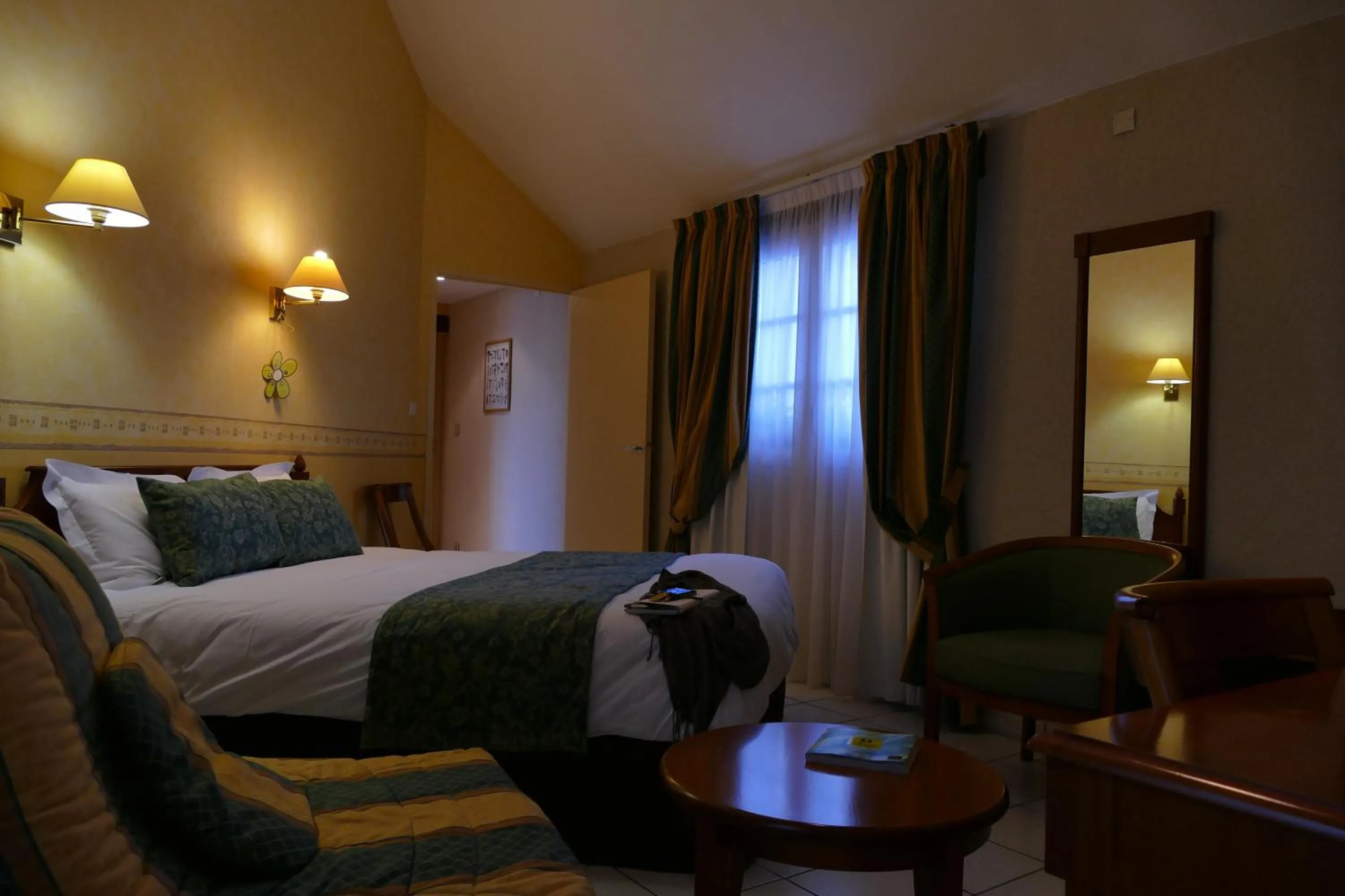 Comfort Double Room with Bath in Logis Hotels Le Champalud Restaurant La Citadelle