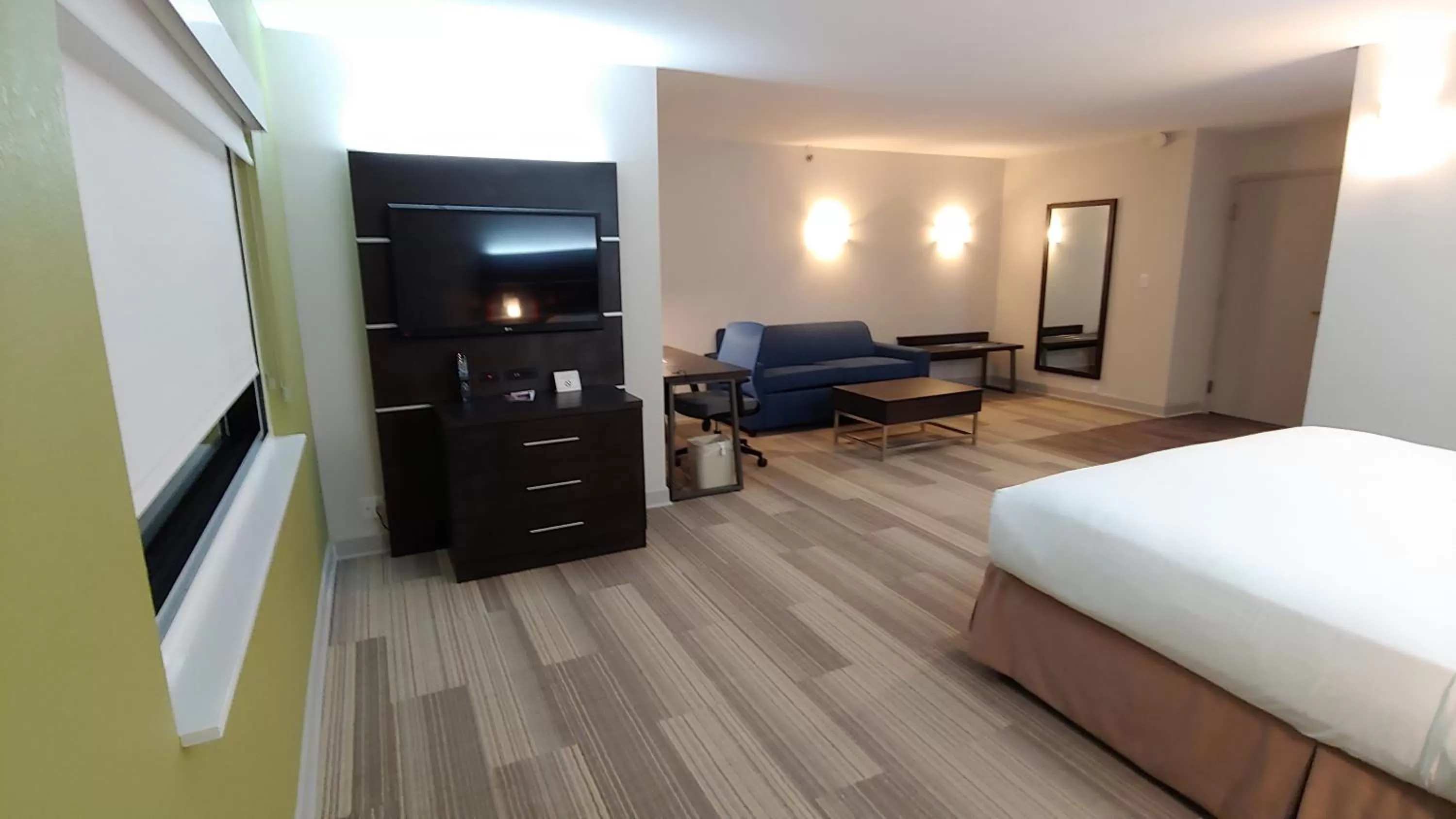 Double Suite - Non-Smoking in Holiday Inn Express Schaumburg-Rolling Meadows by IHG