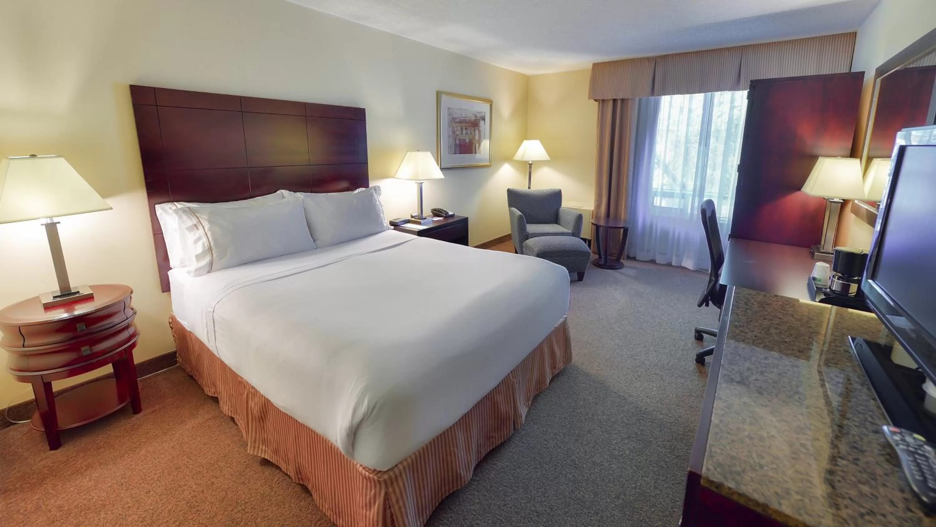 Queen Room in Quality Inn Saint-Jean-sur-Richelieu