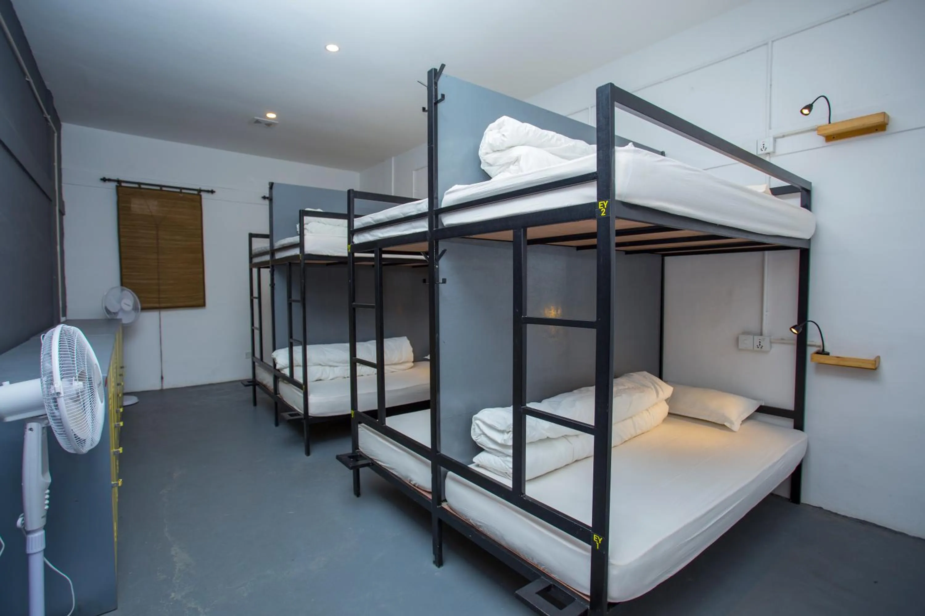 Bed in 8-Bed Mixed Dormitory Room in Yakety Yak Hostel