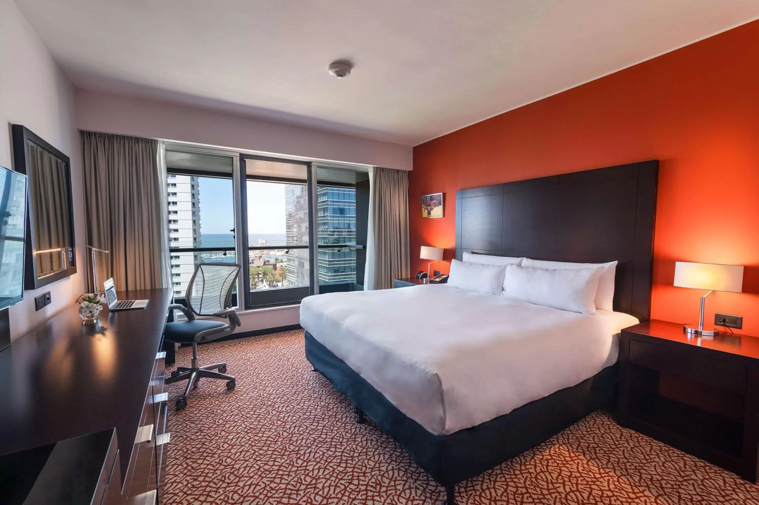 King Room with Balcony in Hilton Garden Inn Montevideo