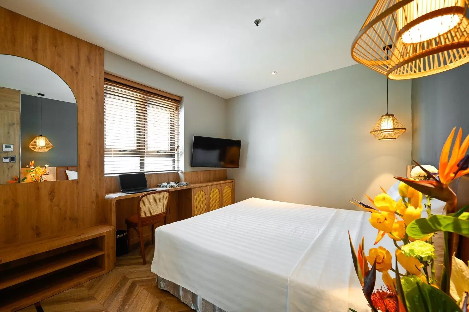 King Room in La Opera Saigon Hotel