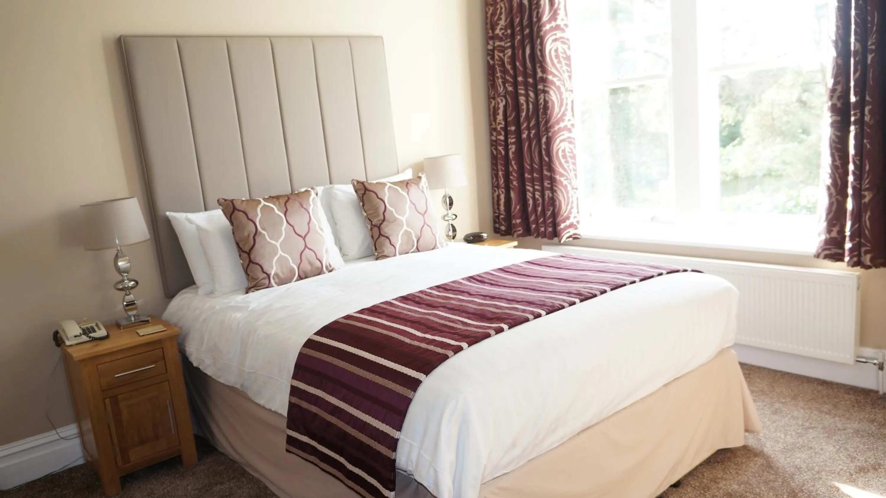 Premium Double Room in The Lawn Guest House Gatwick