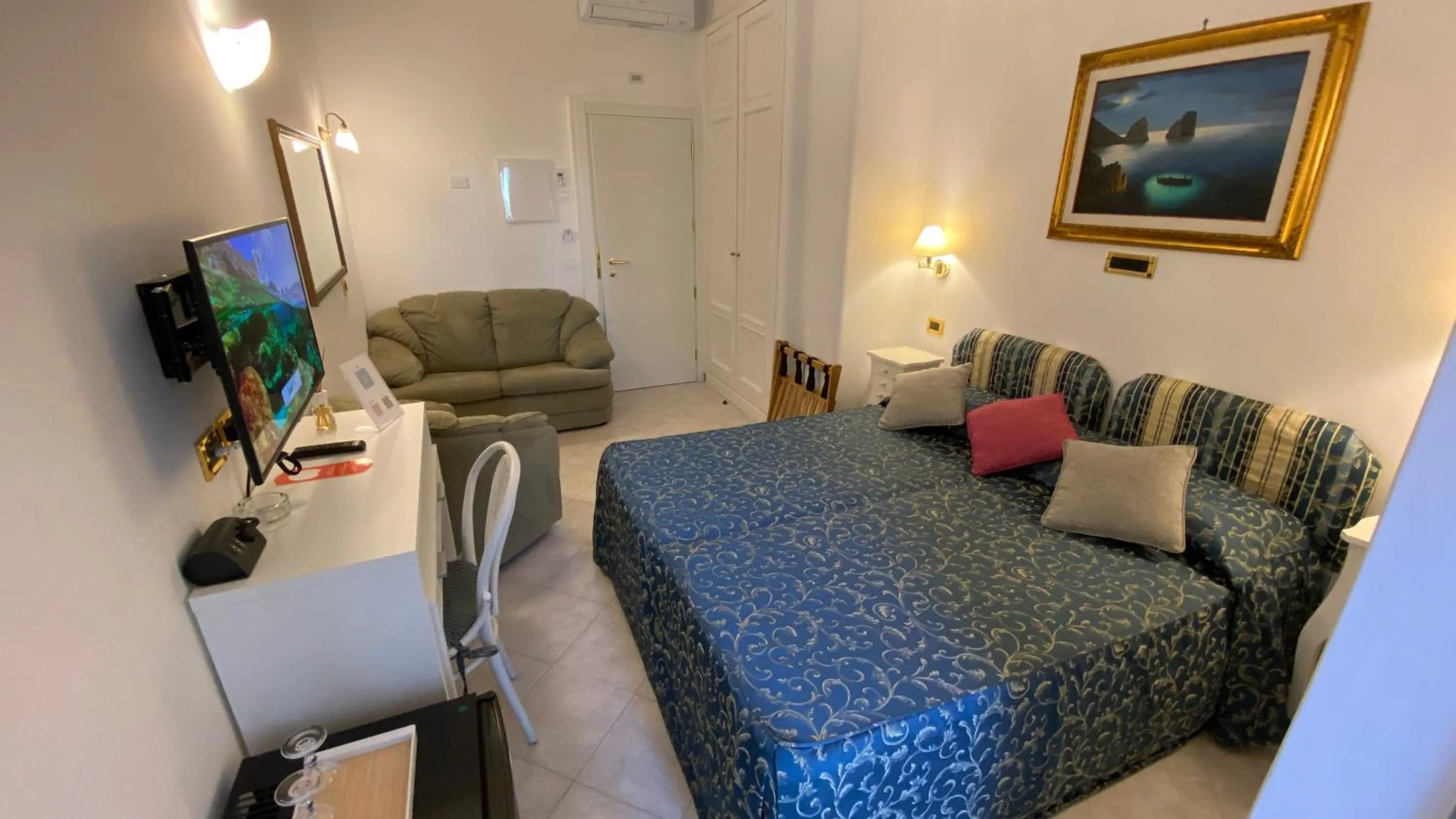 Double or Twin Room - single occupancy in Bougainville Luxury Boutique Hotel