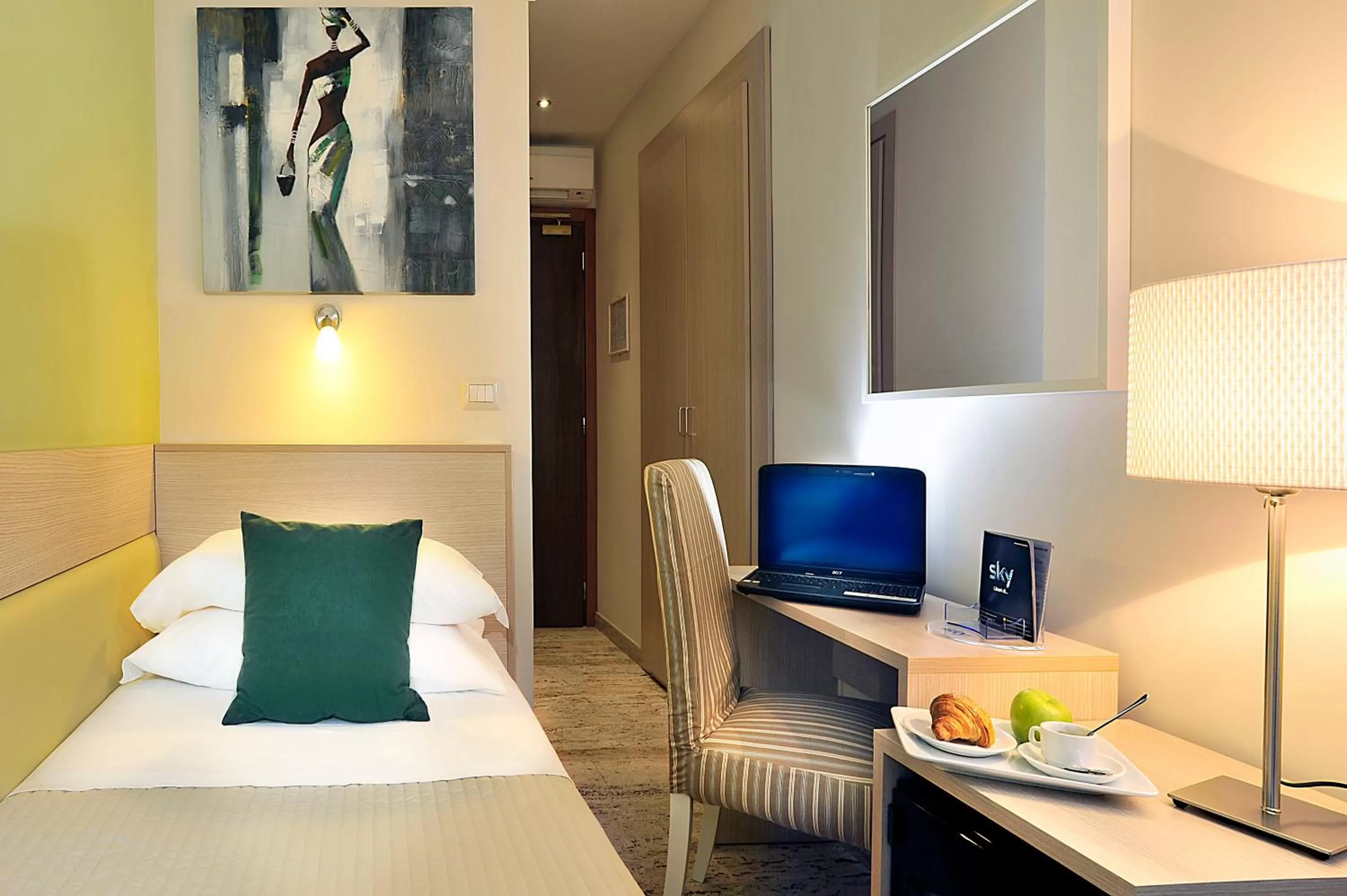 Single Room in Hotel Scott House