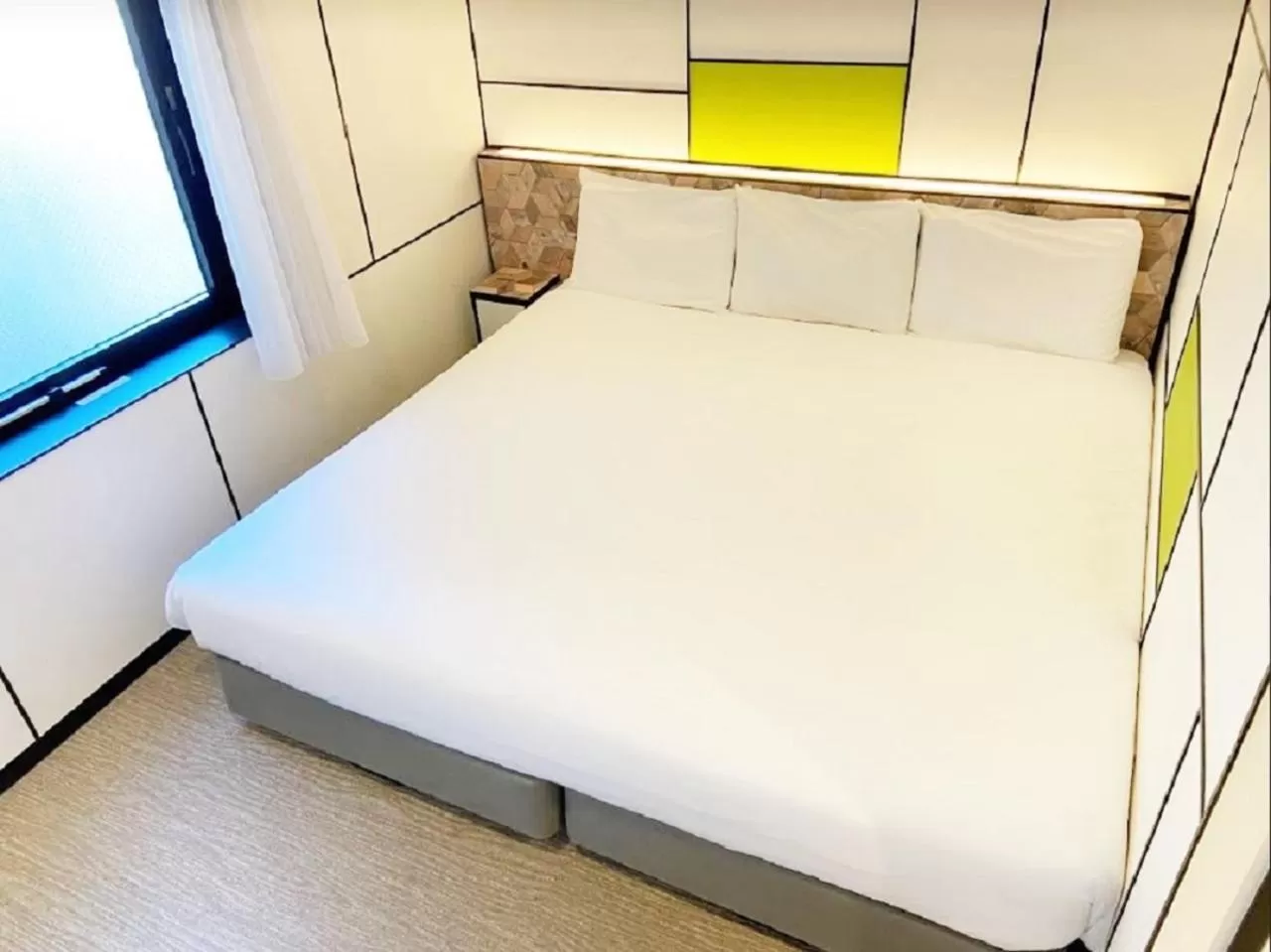 King Room - single occupancy in Henn na Hotel Osaka Shinsaibashi