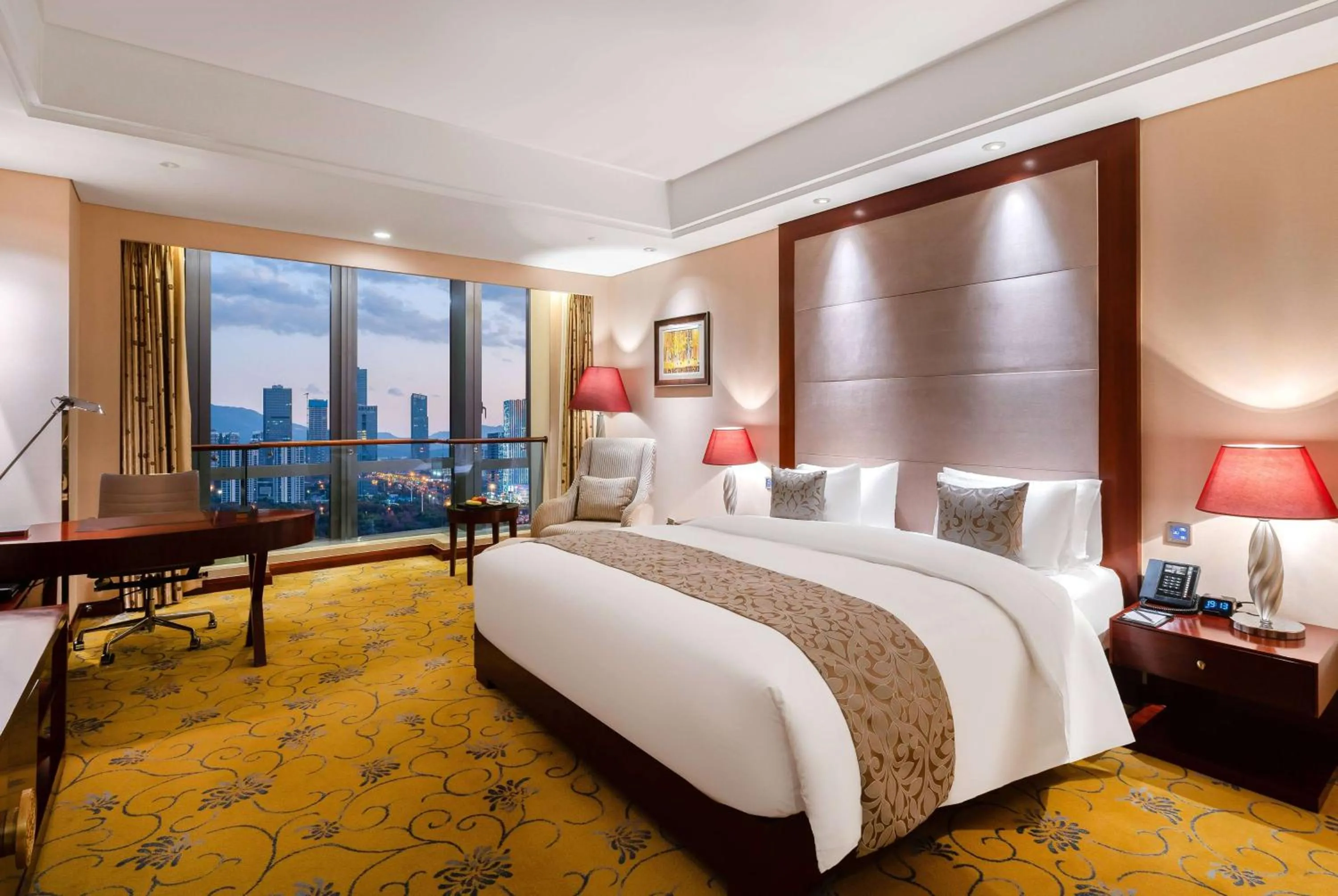 Executive King Room - Non-Smoking in Howard Johnson Tropical Garden Plaza Kunming