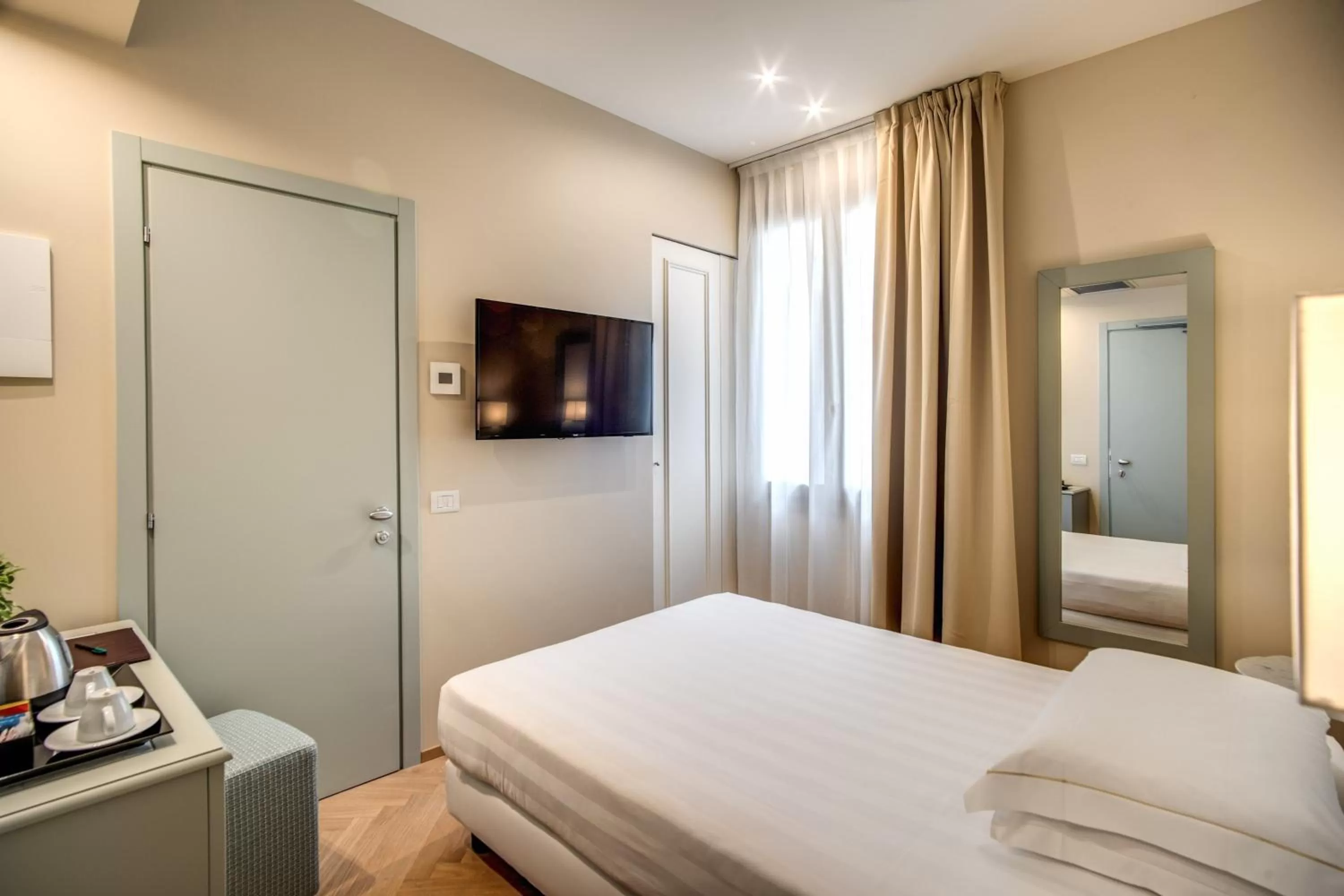 Single Room in Hotel Ariele