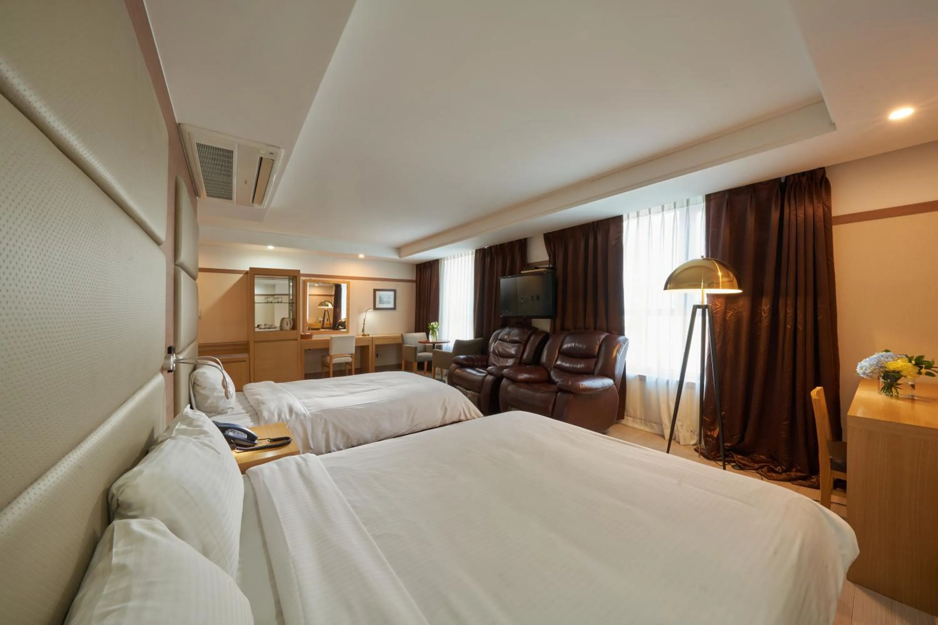 Deluxe Twin Room in Gyeongju GG Tourist Hotel