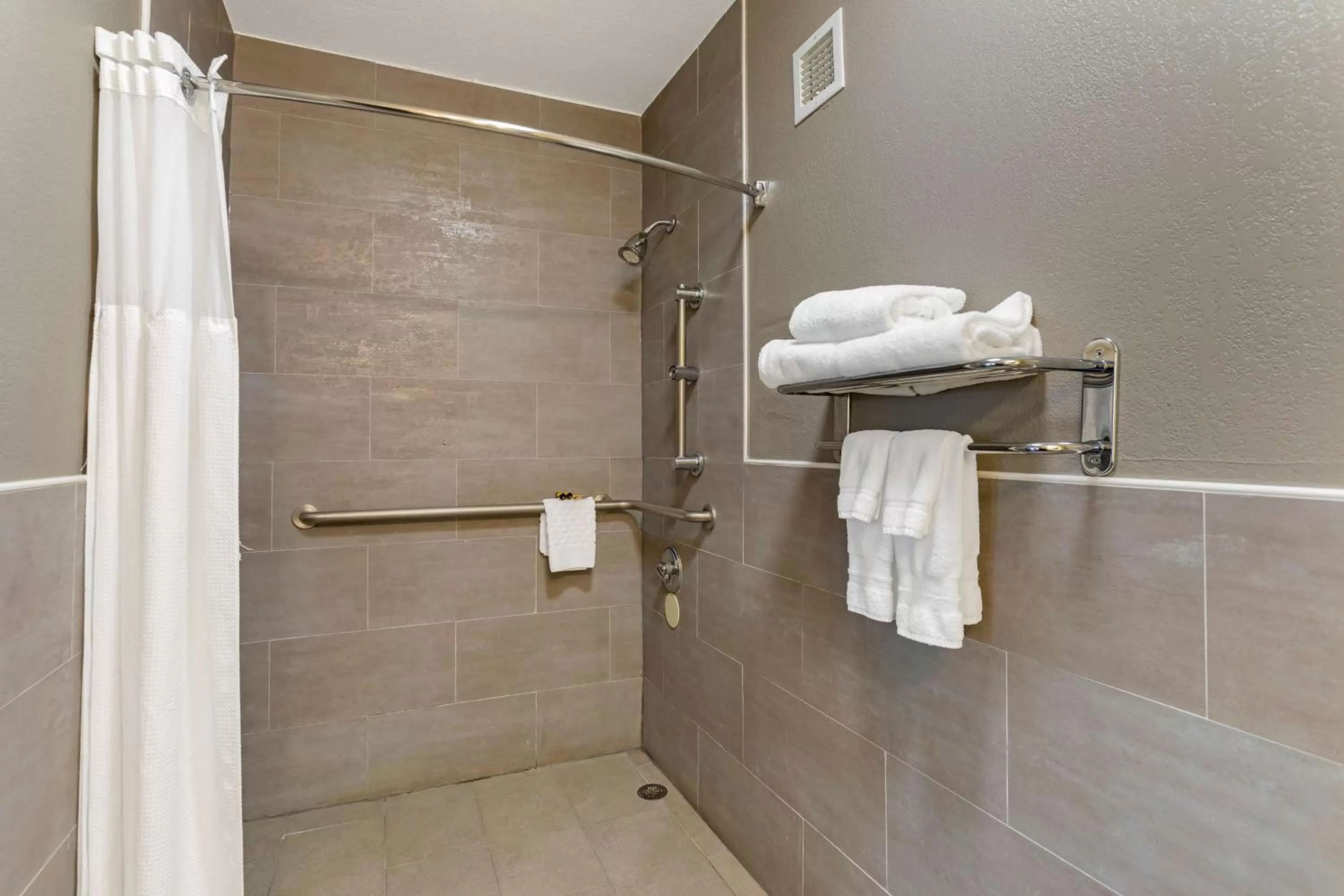 King Room with Roll-In Shower - Mobility Accessible in Best Western Plus Bowling Green
