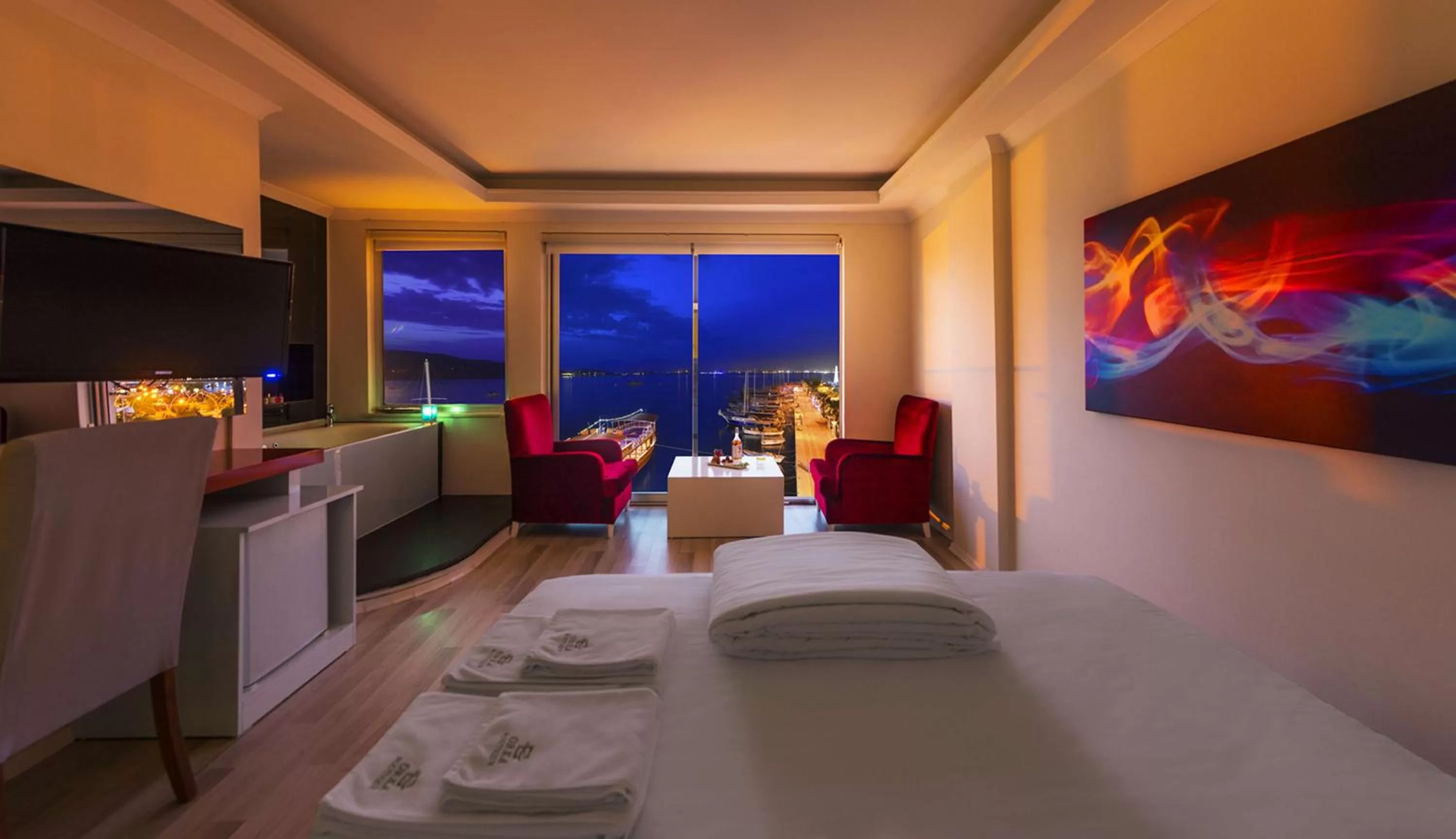 Deluxe Suite with Spa Bath in Orka Boutique Hotel