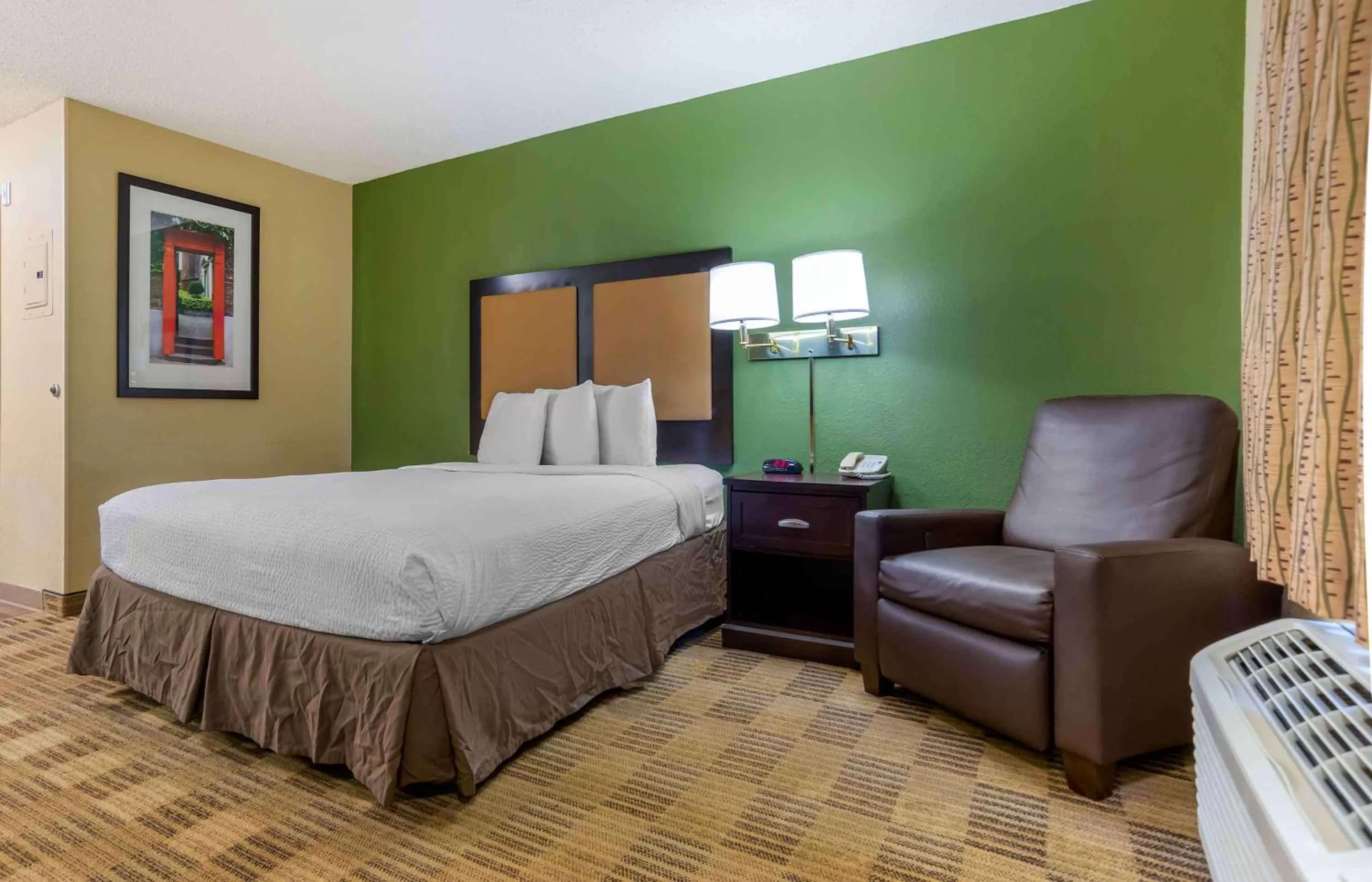Queen Studio - Disability Access/Non-Smoking in Extended Stay America Suites - New Orleans - Metairie