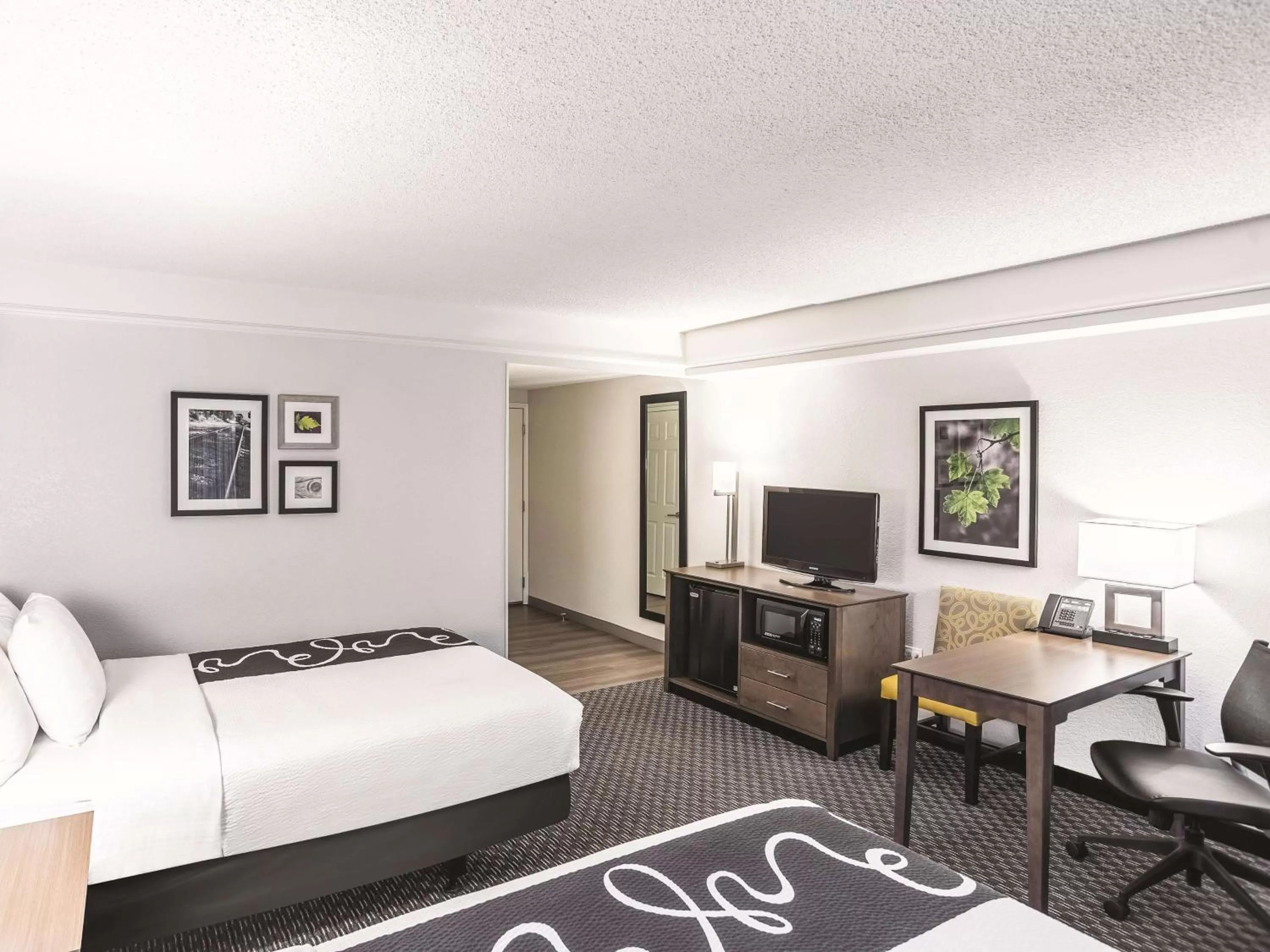 Double Room with Two Double Beds and Bath Tub - Mobility Accessible/Non-Smoking in La Quinta by Wyndham Flagstaff