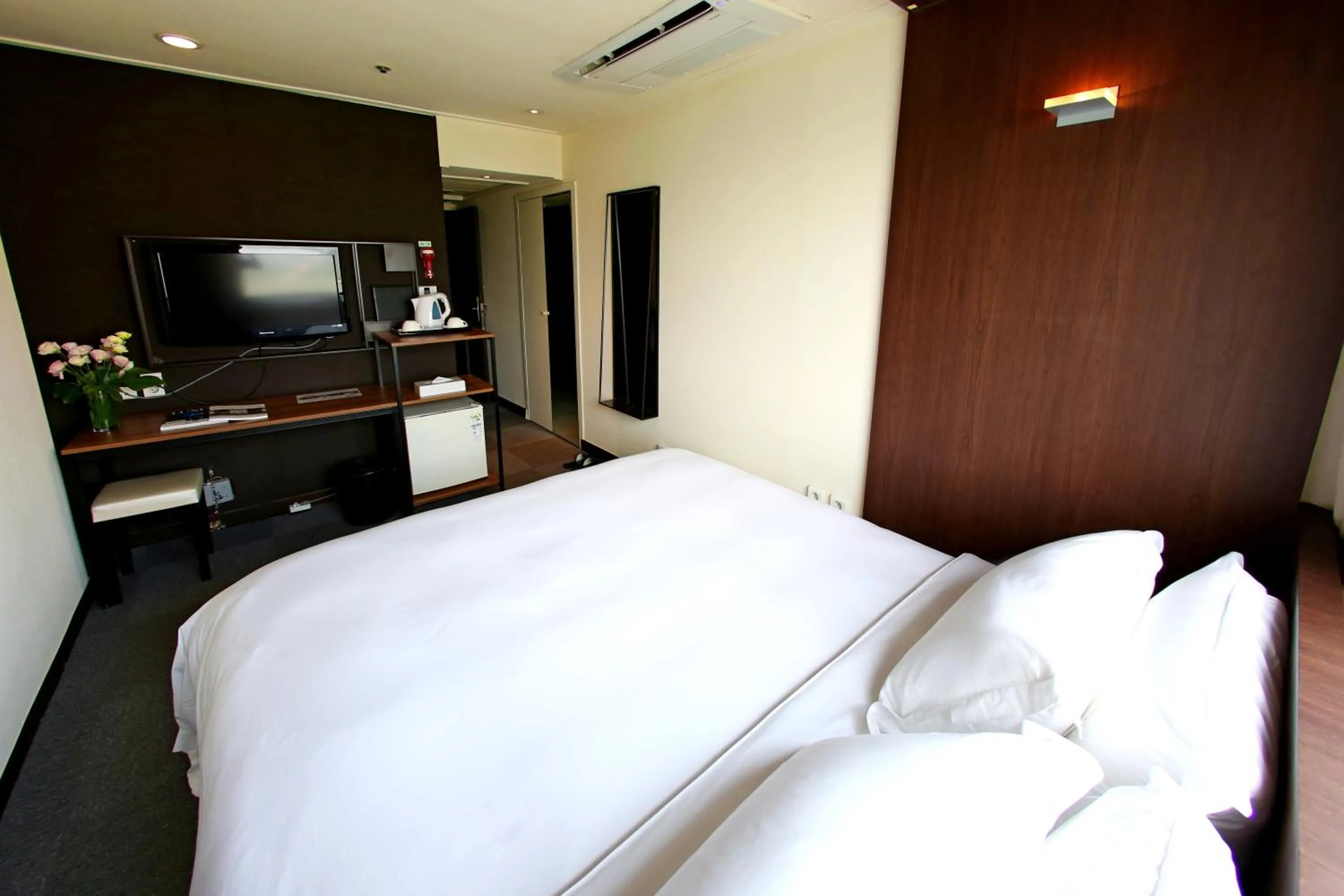 Superior Double Room with City View in The Riverside Hotel