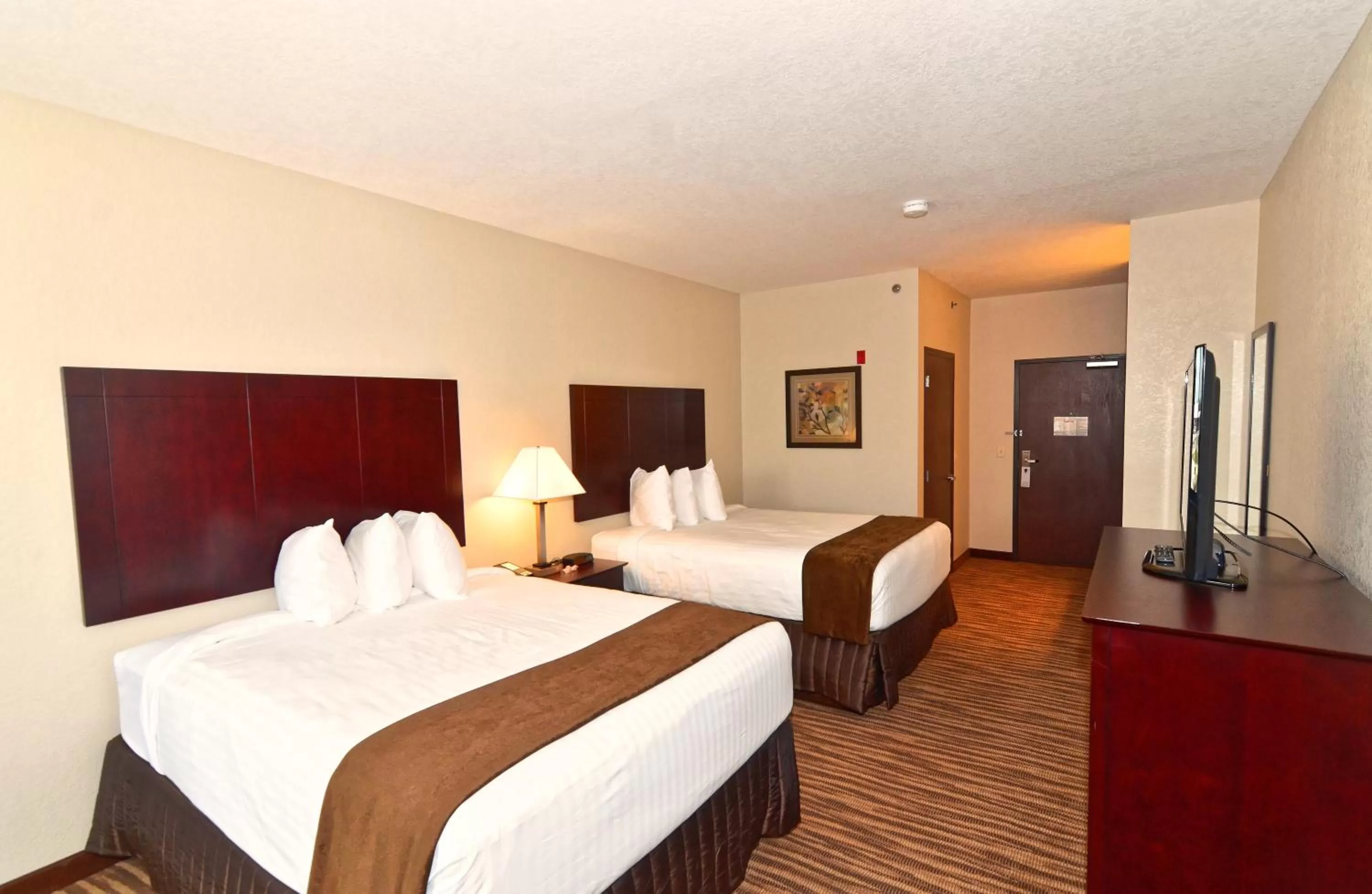 Queen Studio in Cobblestone Inn & Suites - Clarion
