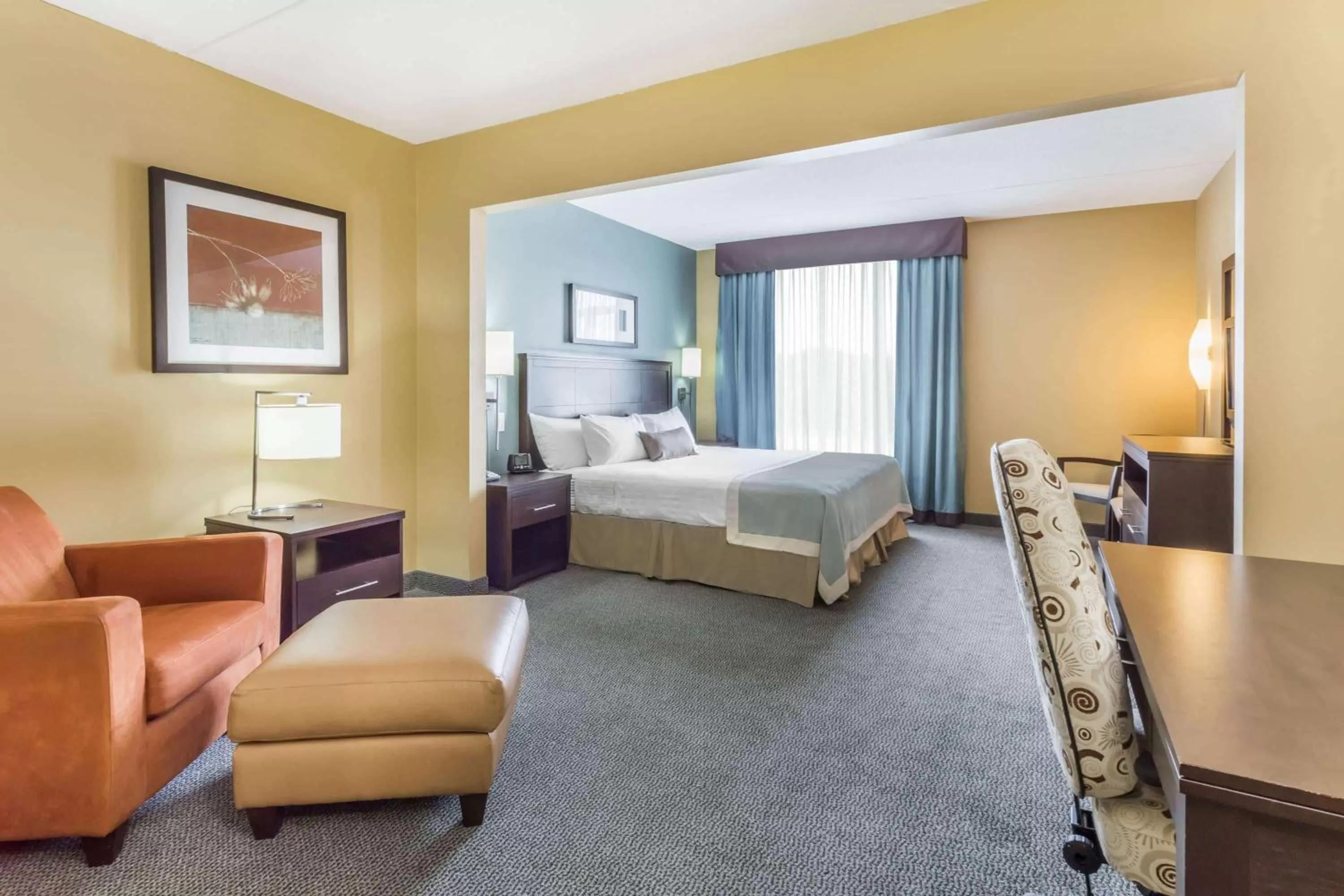 Photo of the whole room, Bed in Wingate by Wyndham Regina
