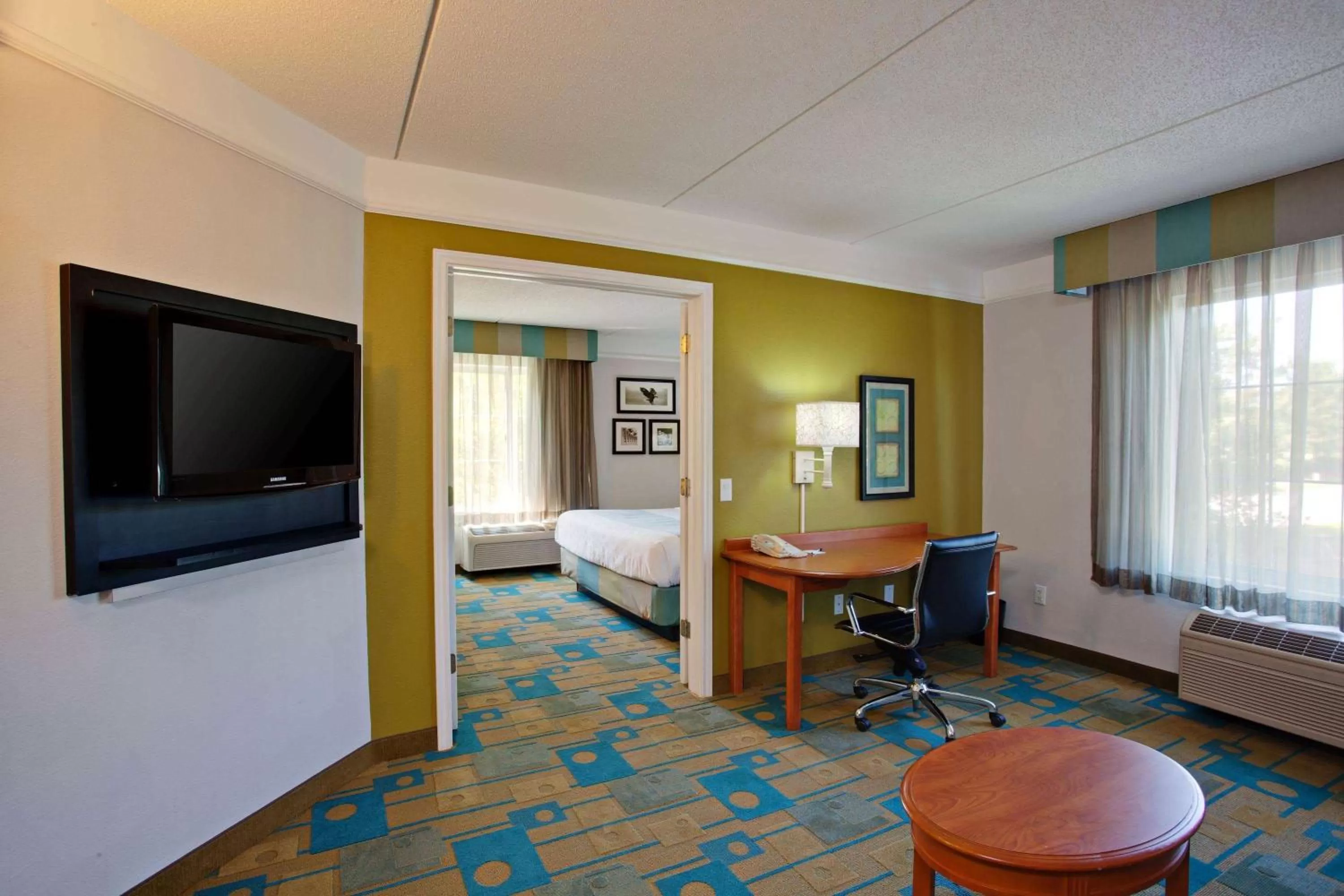 1 King Bed, Deluxe Suite, Non-Smoking in La Quinta by Wyndham Winston-Salem