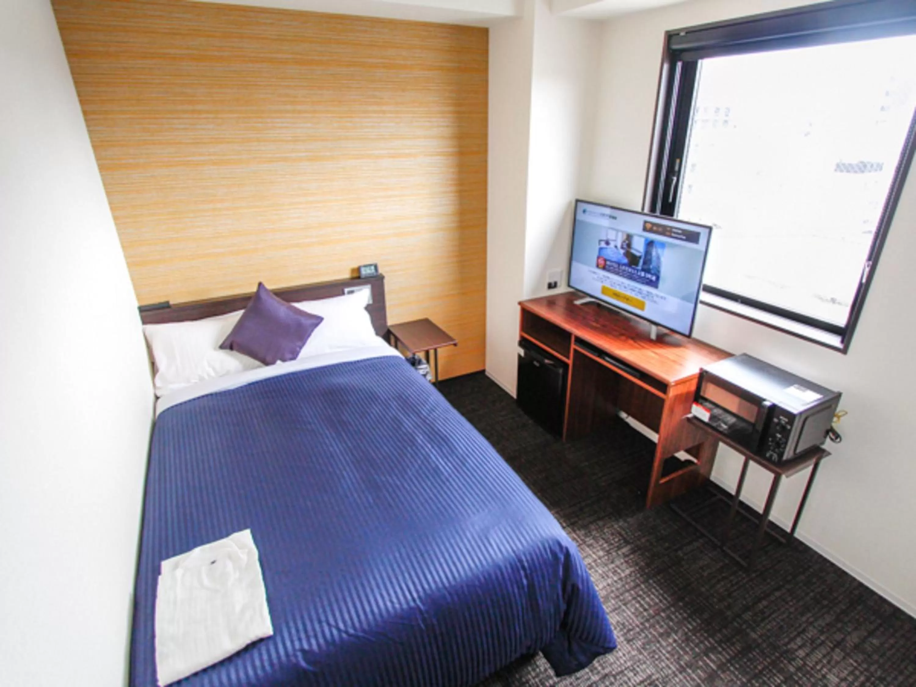 Double Room with Small Double Bed - single occupancy - Non Smoking in HOTEL LiVEMAX Kyoto Teramachidori