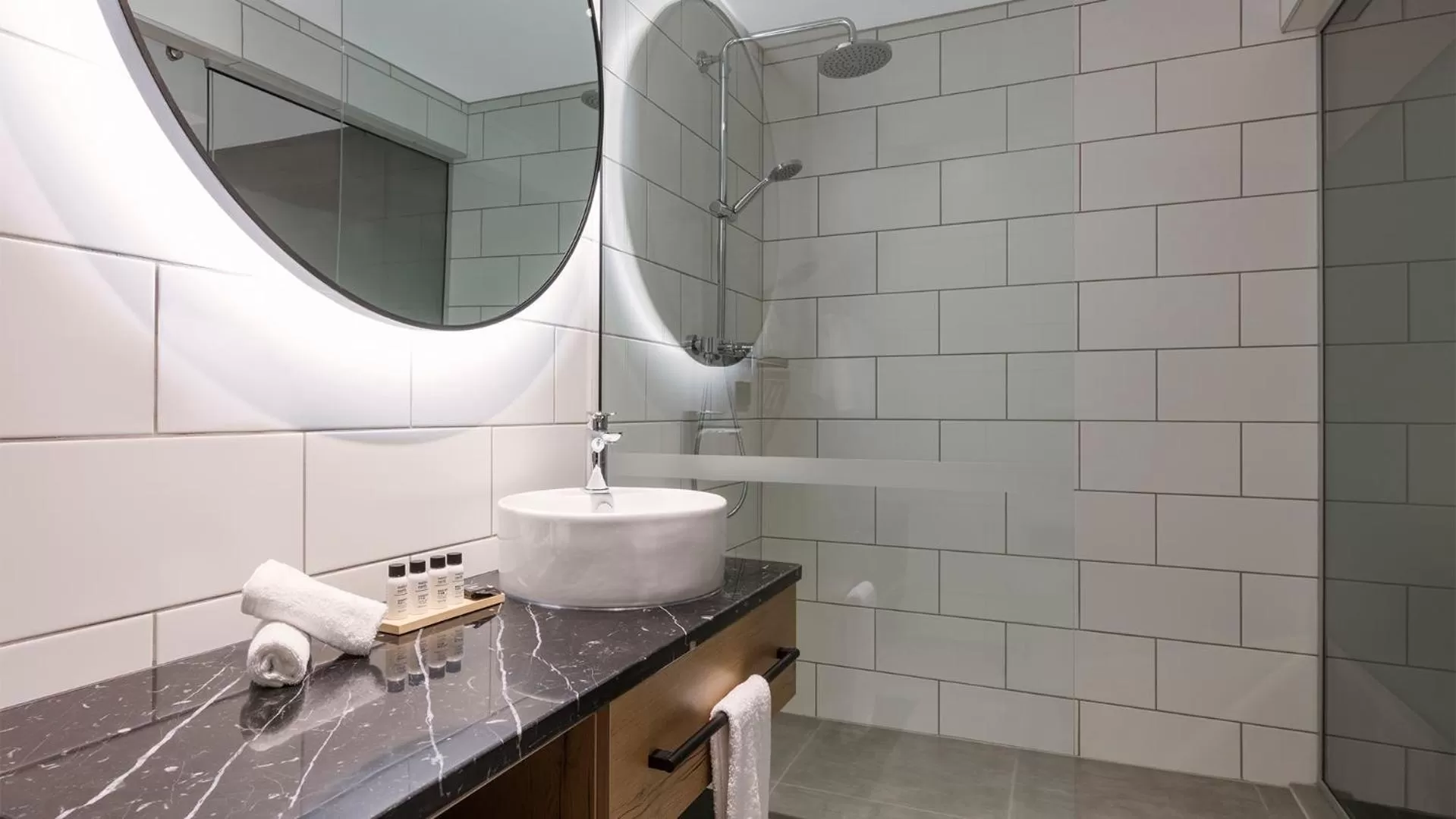 Hotel Room - Internal - No Housekeeping in Oaks Wellington Hotel