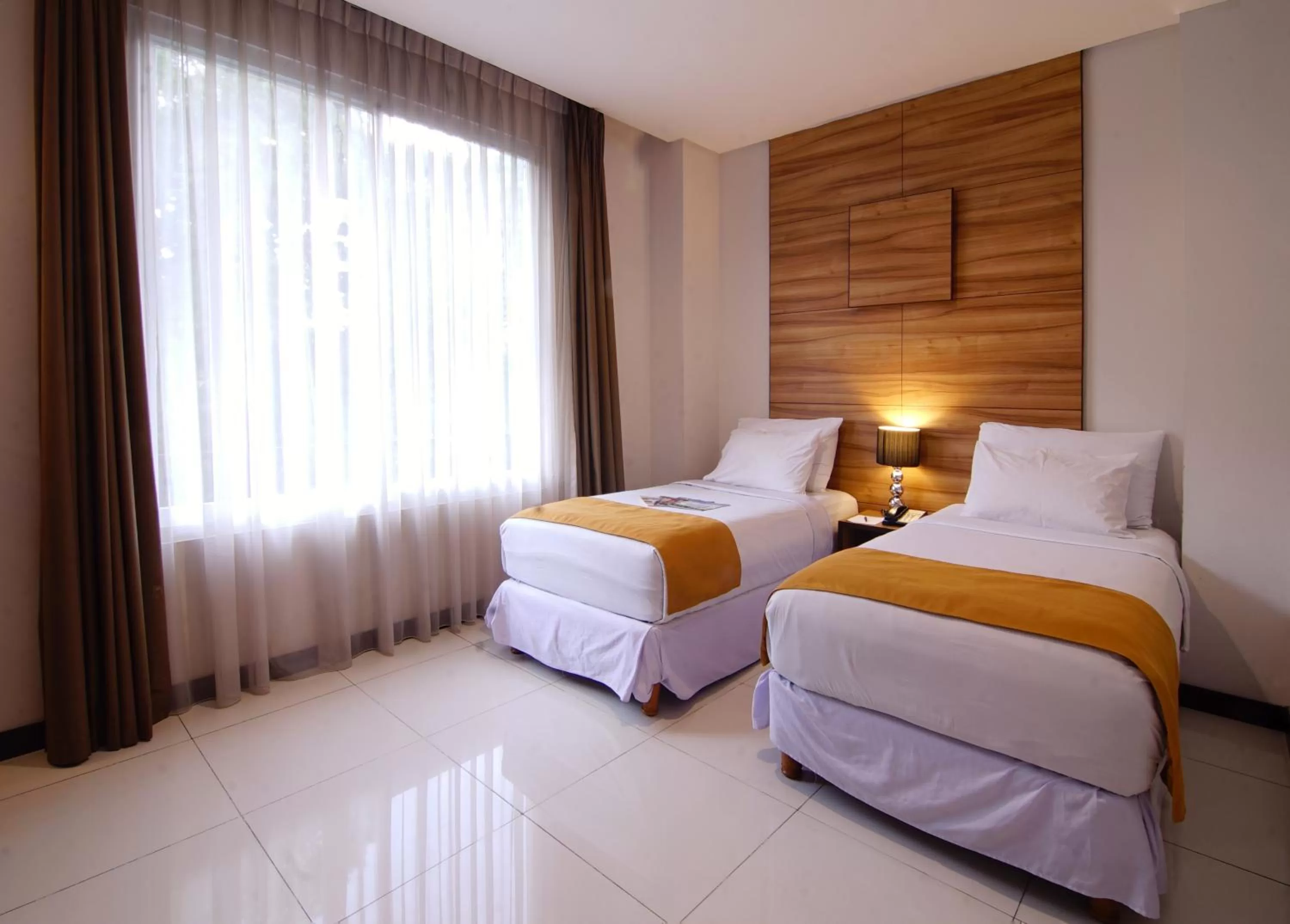 Deluxe Twin Room in Royal Hotel Bogor