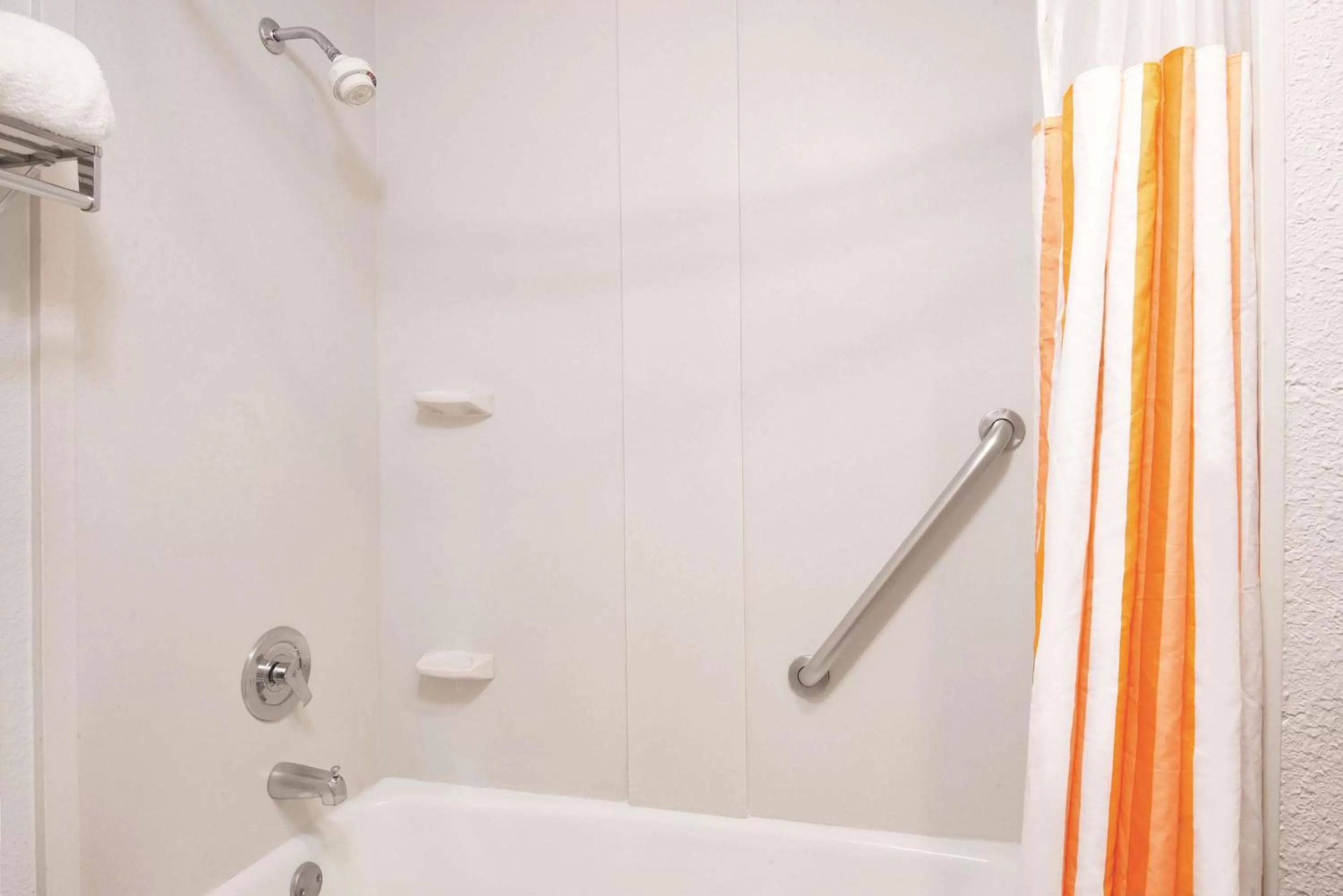 1 King Bed and 2 Queen Beds, Studio Suite, Non-Smoking in La Quinta by Wyndham Silverthorne - Summit Co