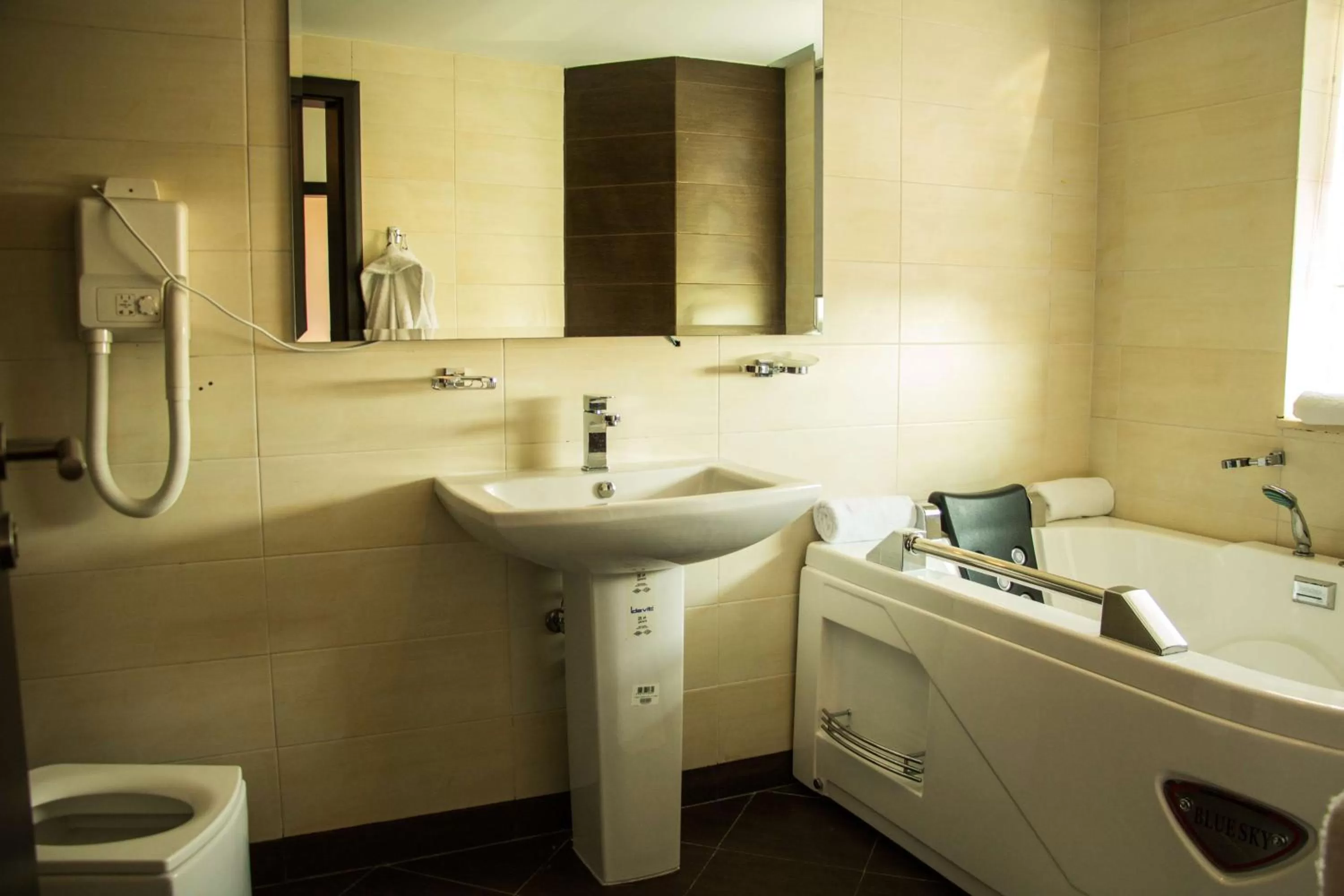 Family King Suite - Non-Smoking in Best Western Hotel Galla