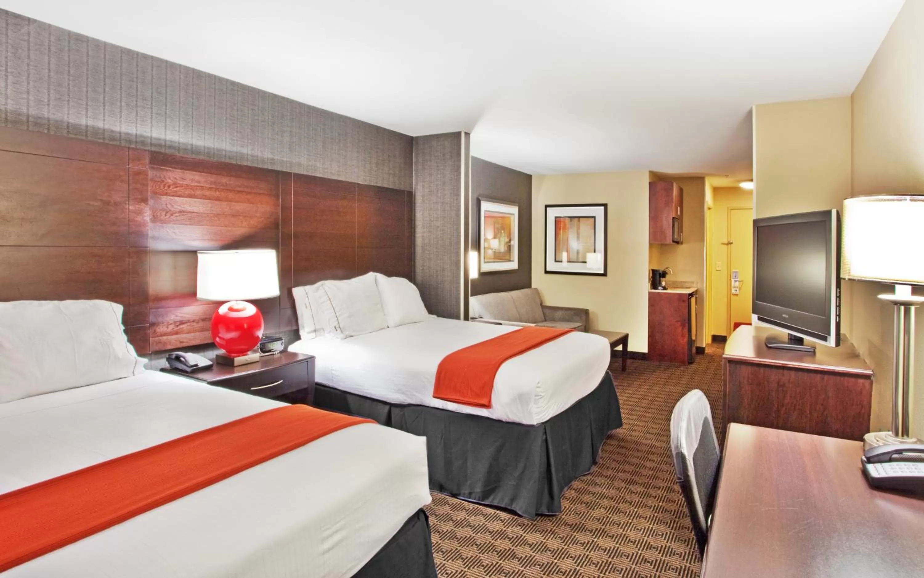 Double Suite in Holiday Inn Express Hotel & Suites Atlanta-Cumming by IHG