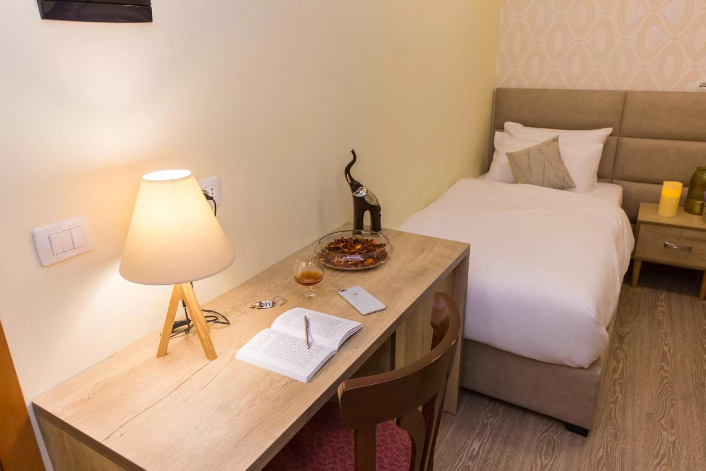 Economy Double or Twin Room with Window in Hotel Baron