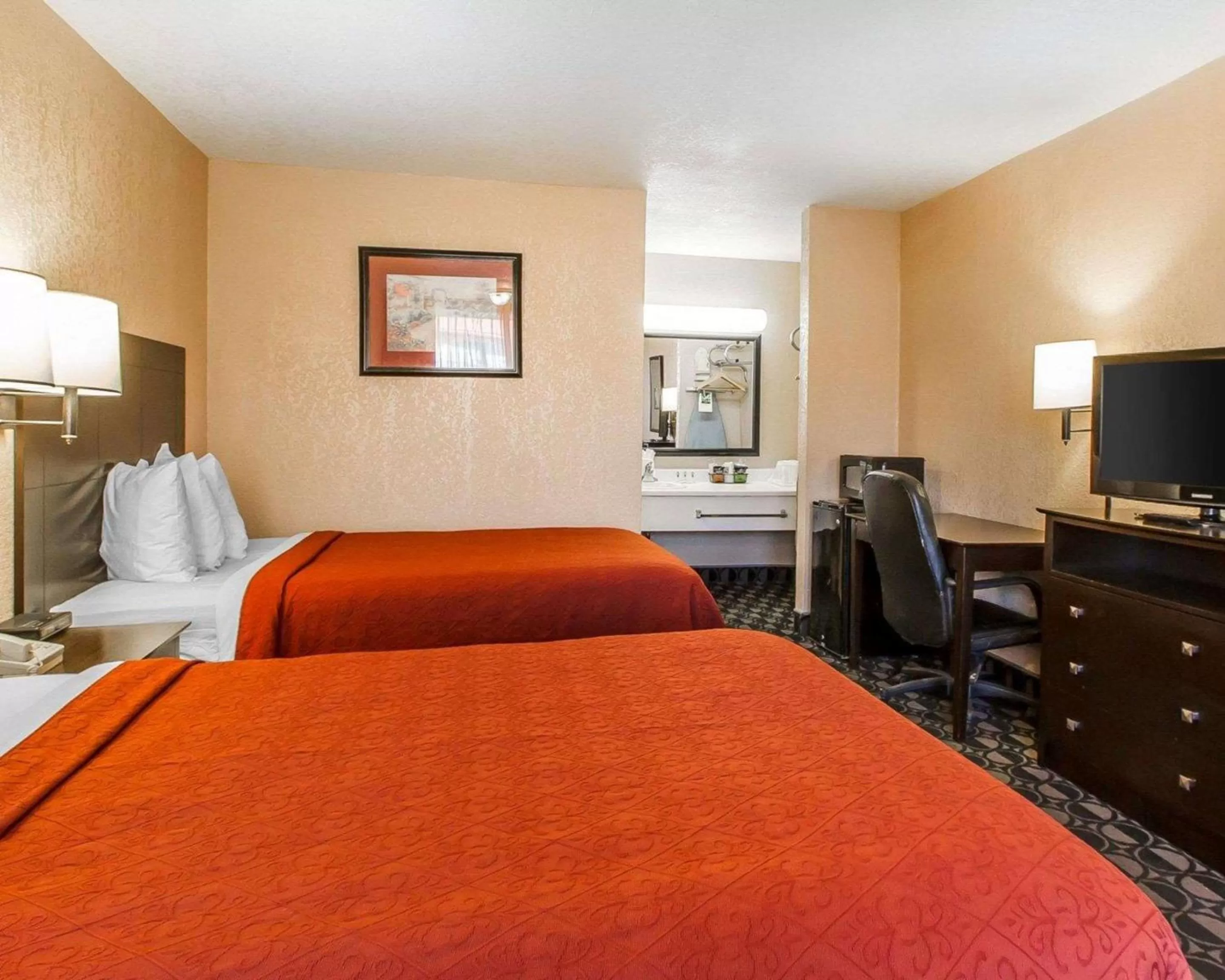 Double Room with Two Double Beds - Smoking in Quality Inn Ada near University