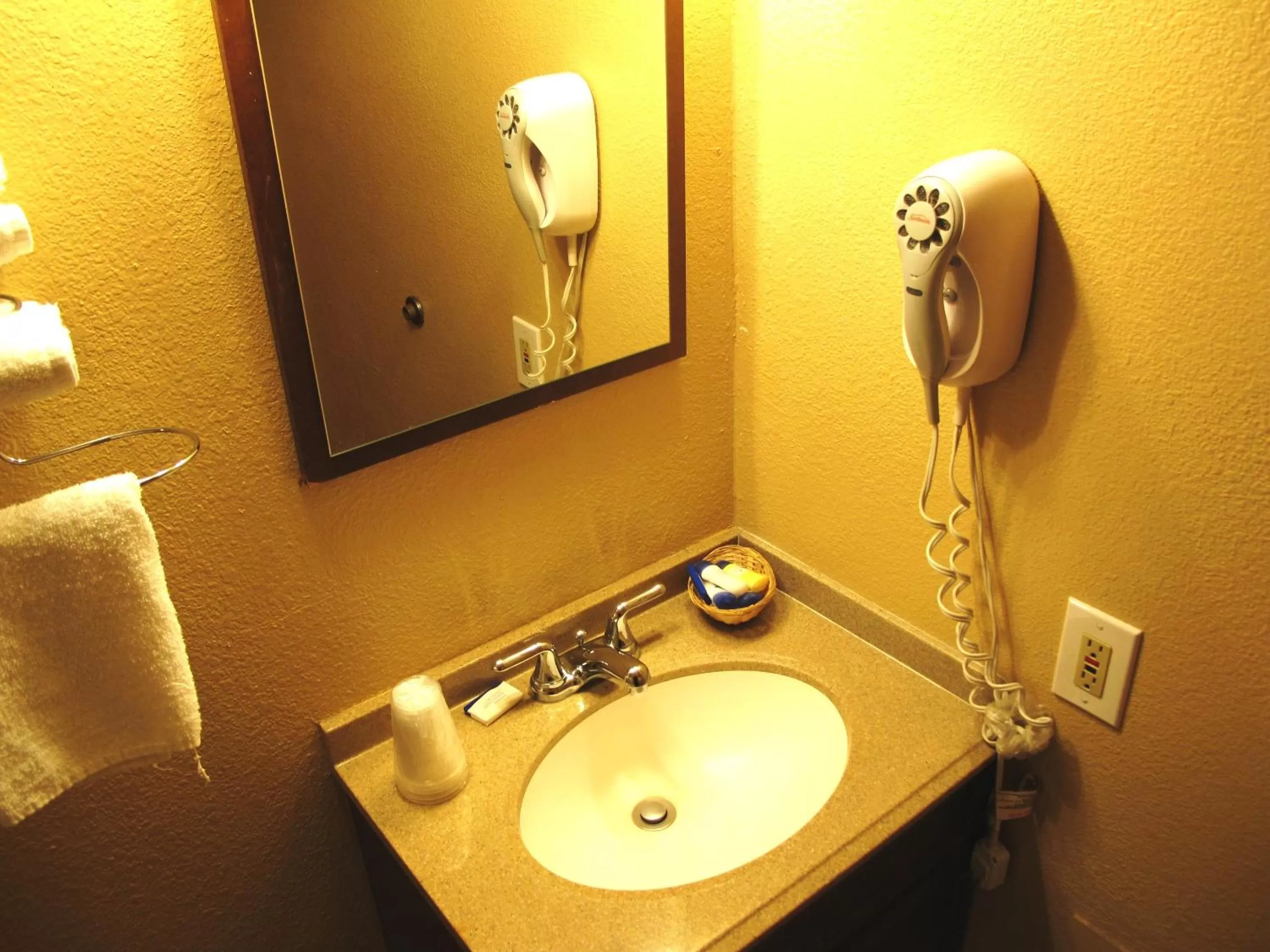 King Suite with Spa Bath in Merrill Field Inn