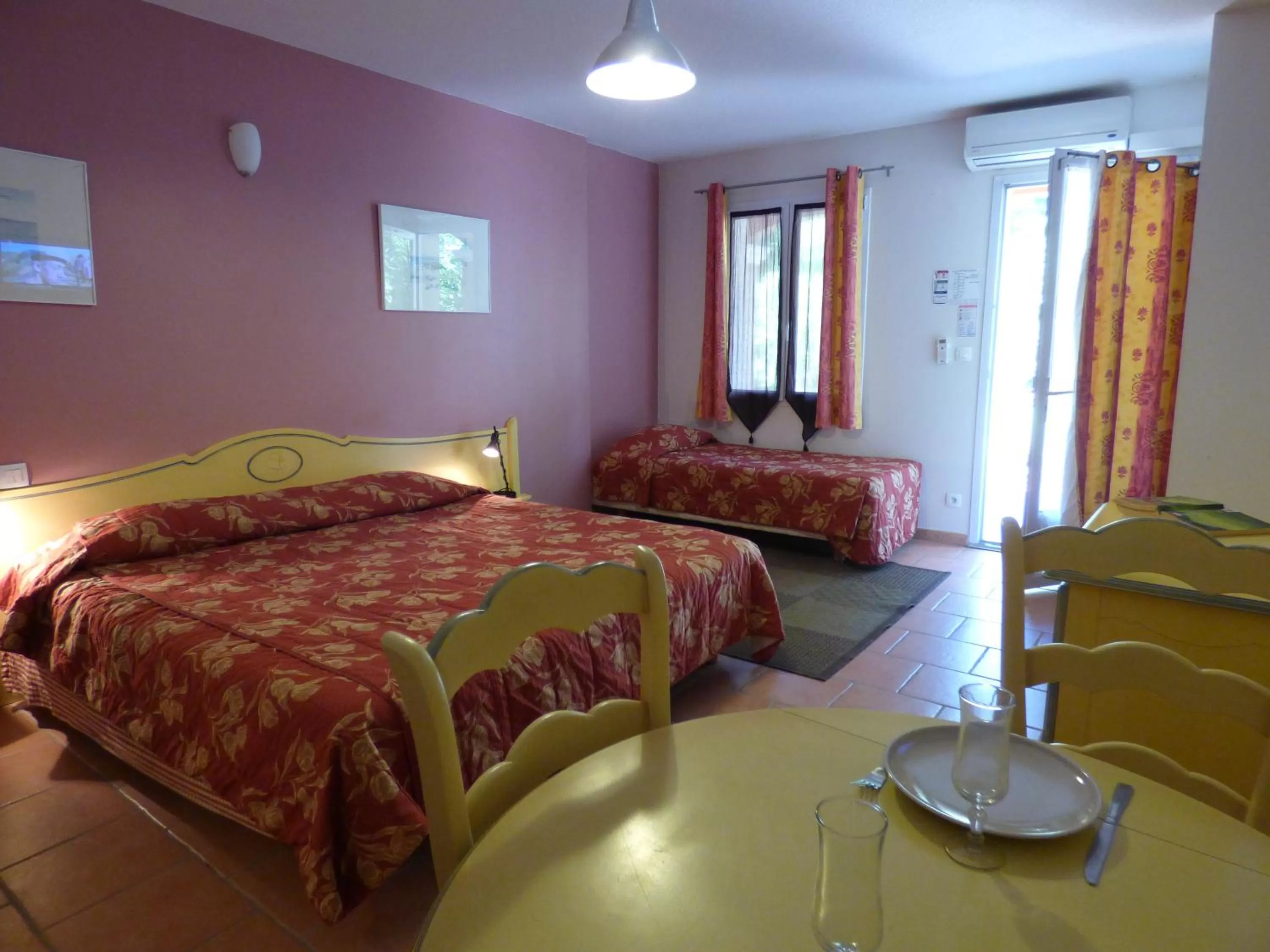 Studio with Pool View in Appart'Hotel Festival Sud Aqua - Avignon TGV