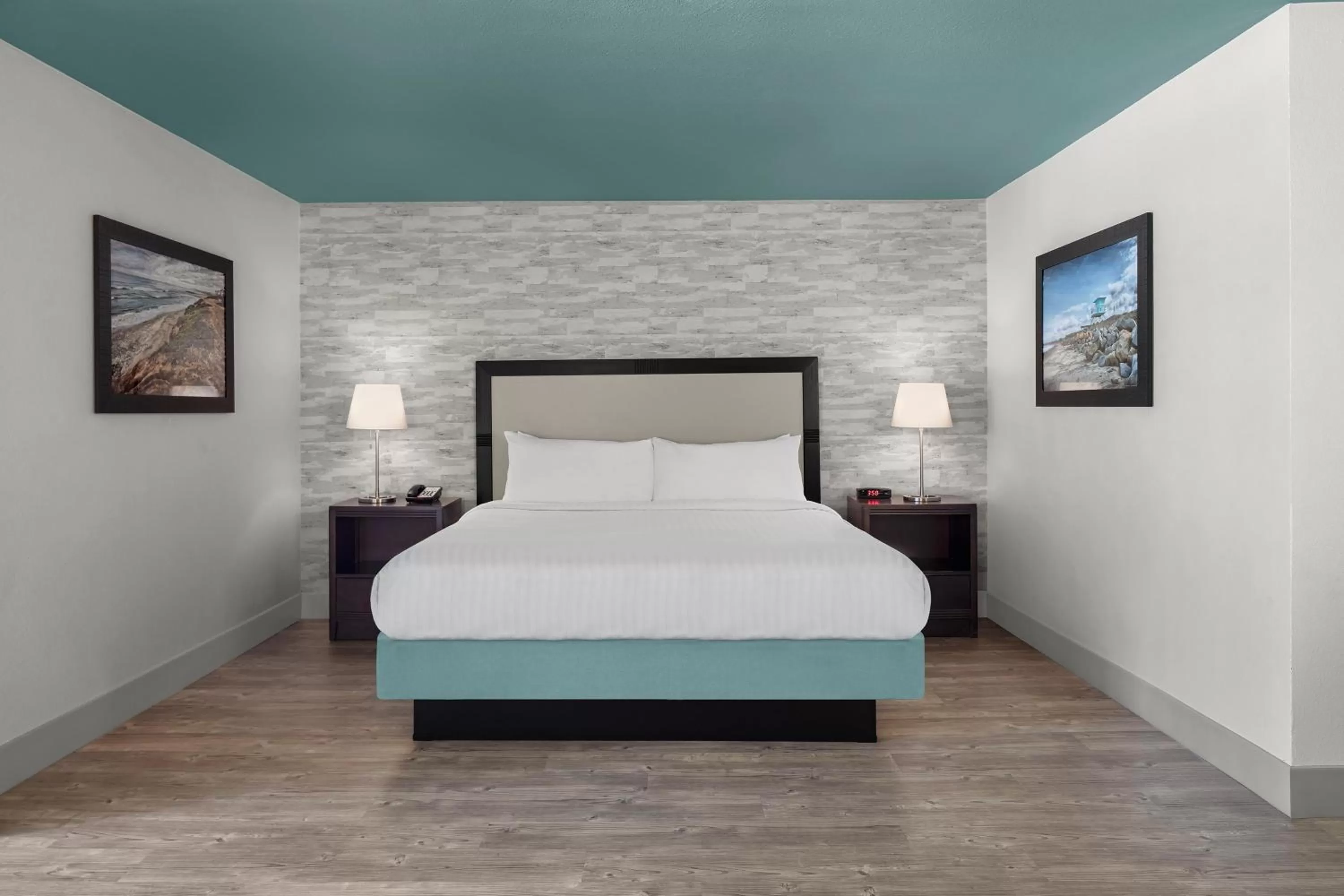 King Studio with Sofa Bed in Carlsbad by the Sea Hotel