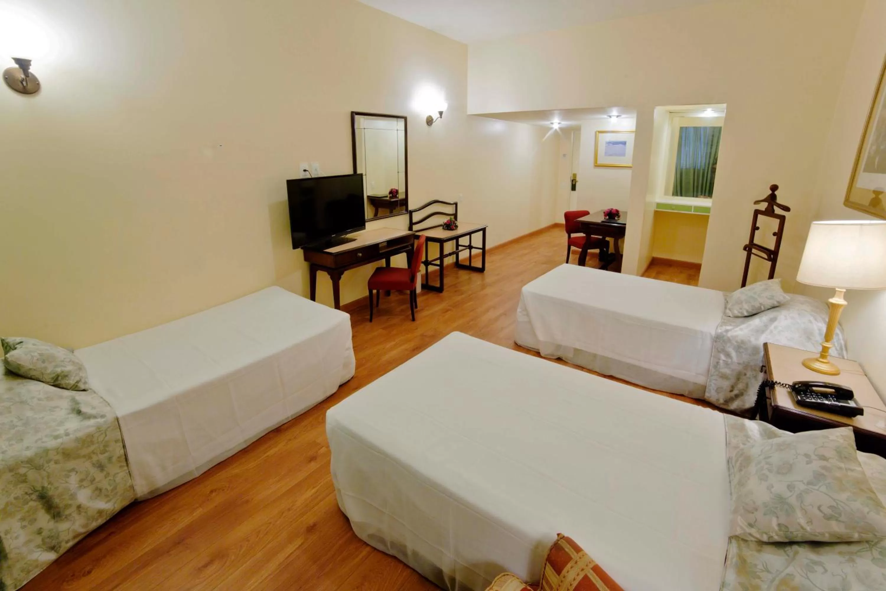 Deluxe Triple Room in Dayrell Hotel e Centro de Convenções