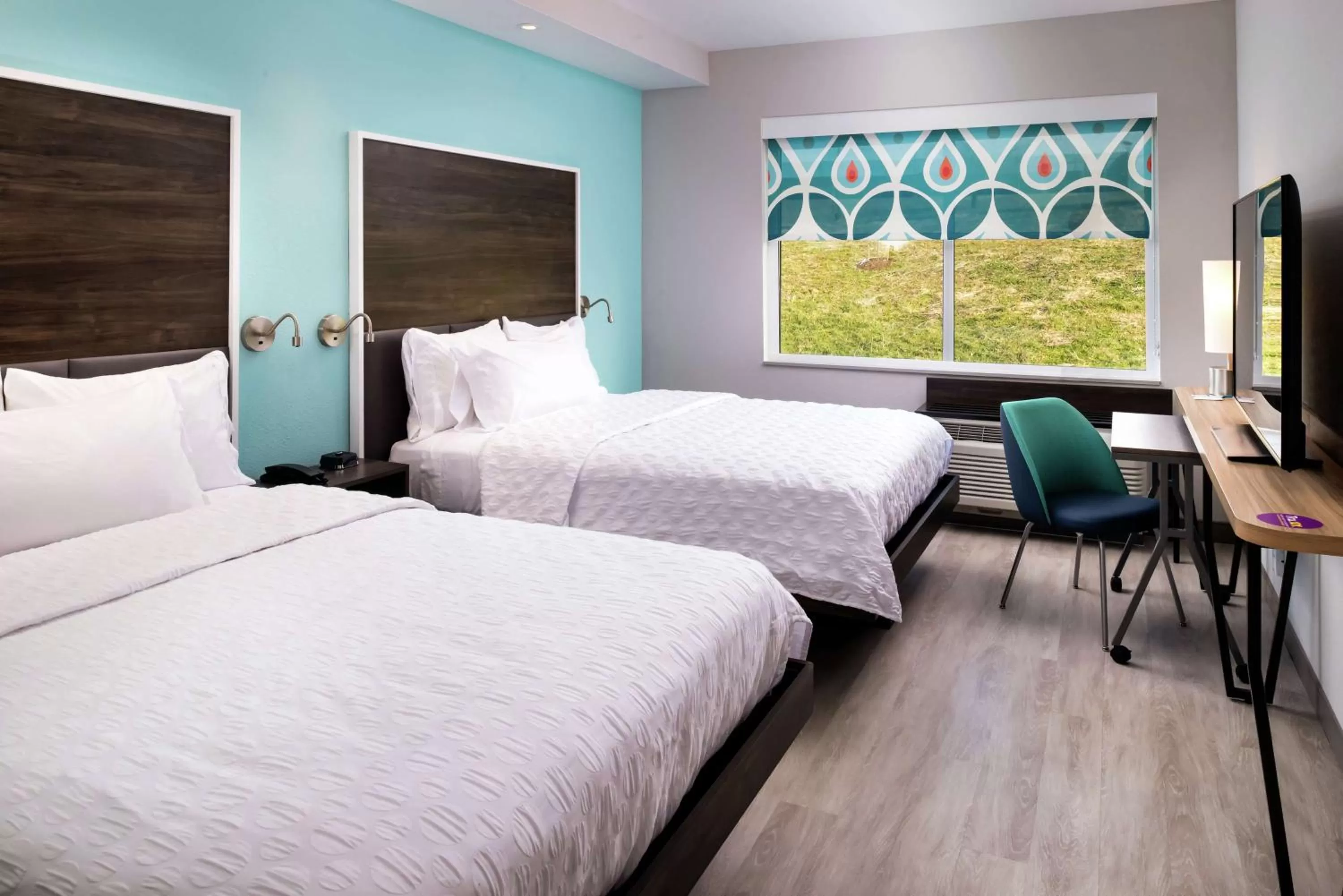 Queen Room with Two Queen Beds - Hearing Access in Tru By Hilton Staunton