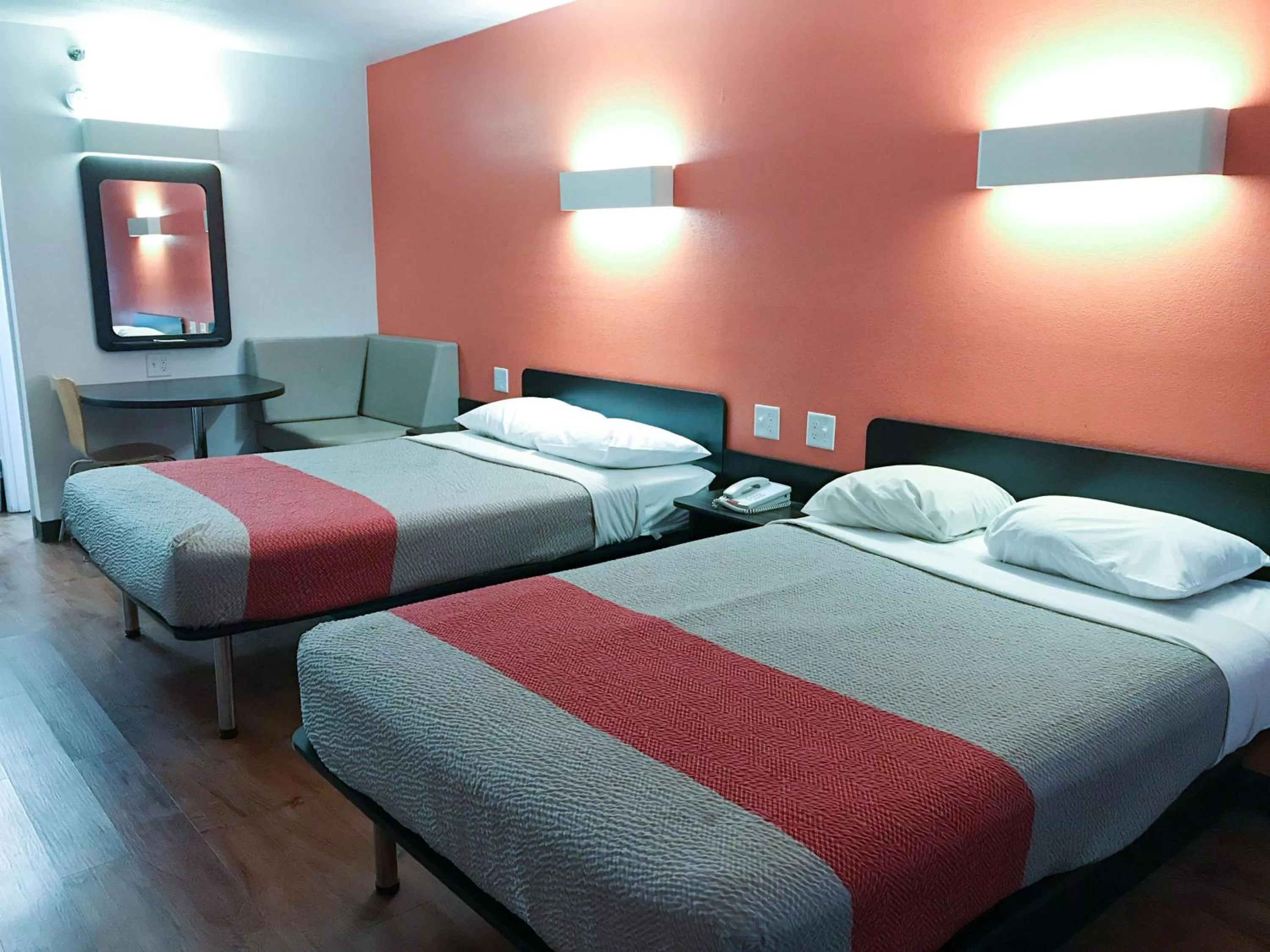 Deluxe Quadruple Room - single occupancy - Smoking in Motel 6-Bremen, GA