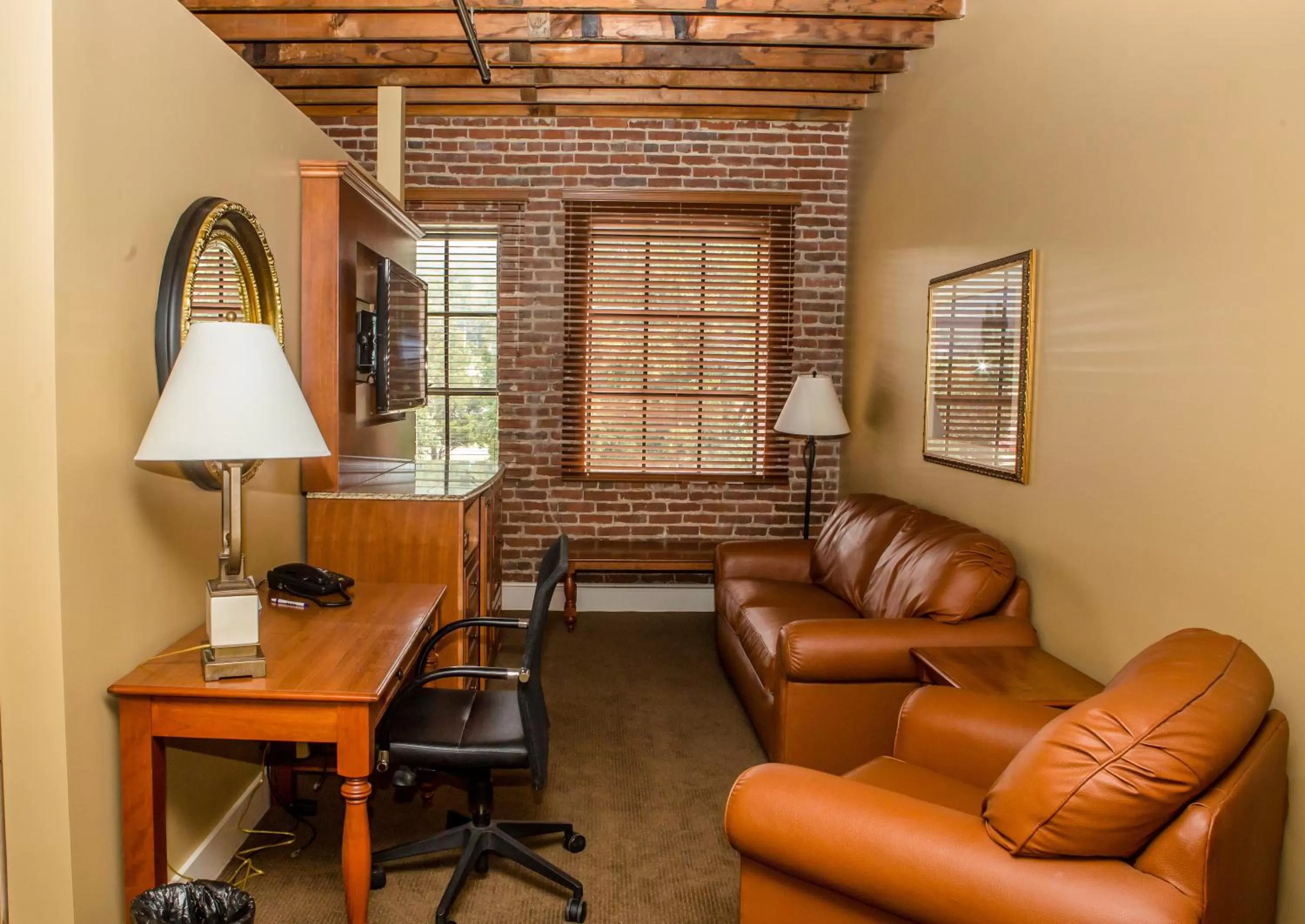 Double Suite with Two Double Beds and Sofabed - Non Smoking in Jackson Park Inn, an Ascend Collection Hotel