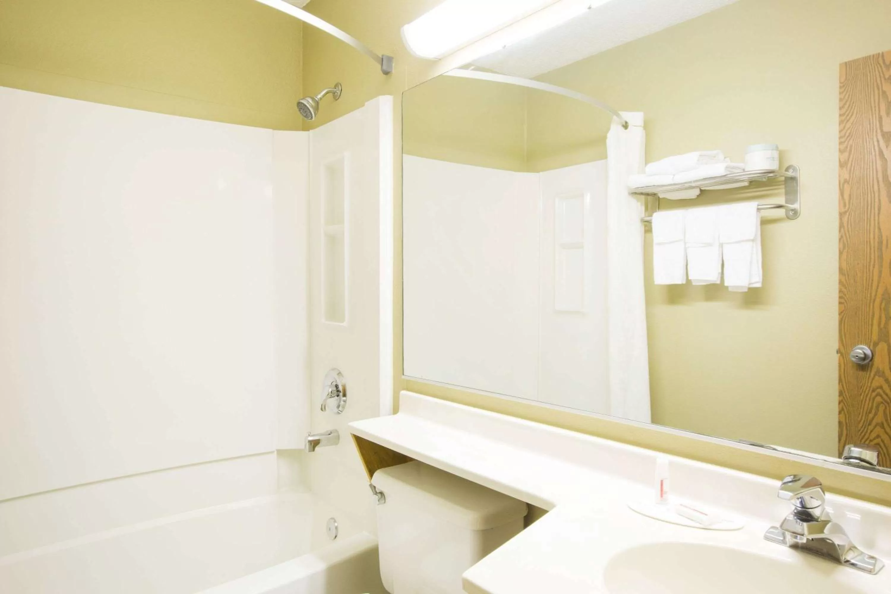 Double Room with Two Double Beds - Smoking in Super 8 by Wyndham Beckley