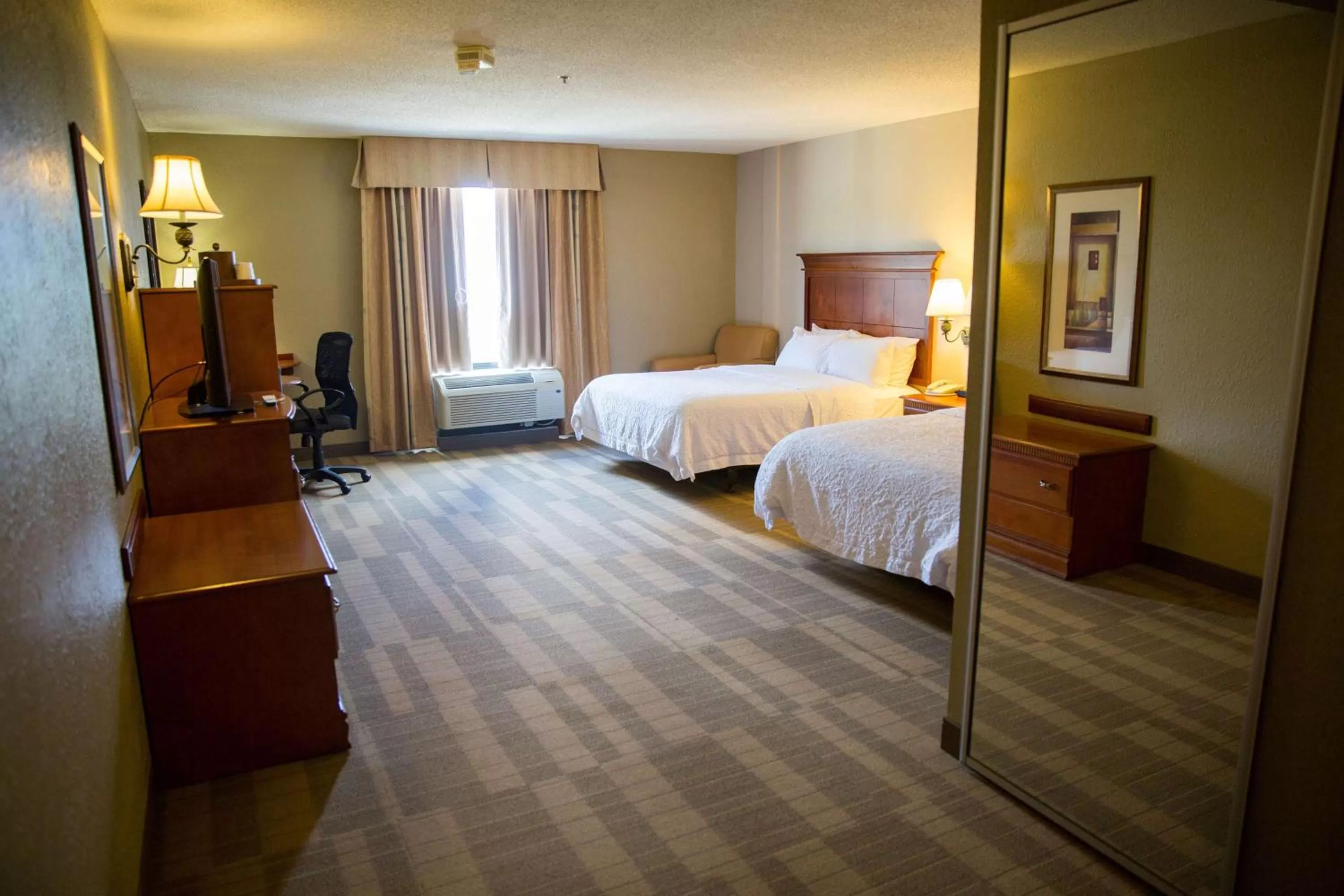 Queen Room with Two Queen Beds - Mobility and Hearing Access/Non-Smoking in Hampton Inn & Suites Grenada
