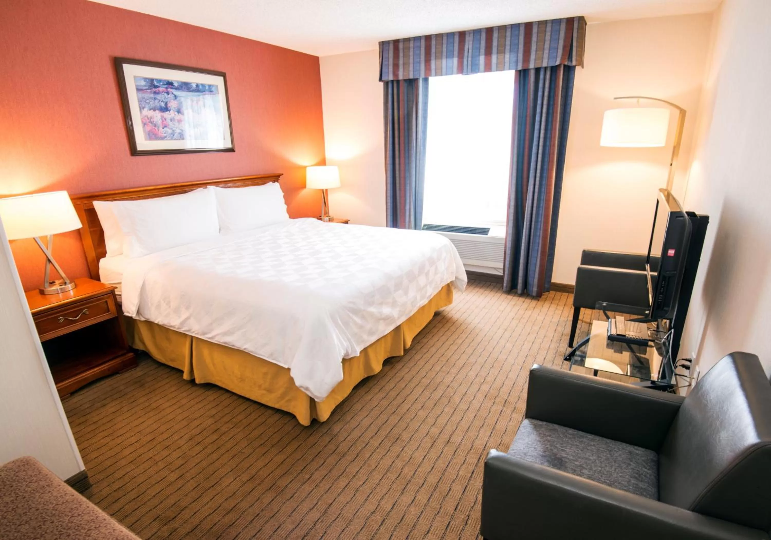 Queen Room - Non-Smoking in Holiday Inn Hinton by IHG