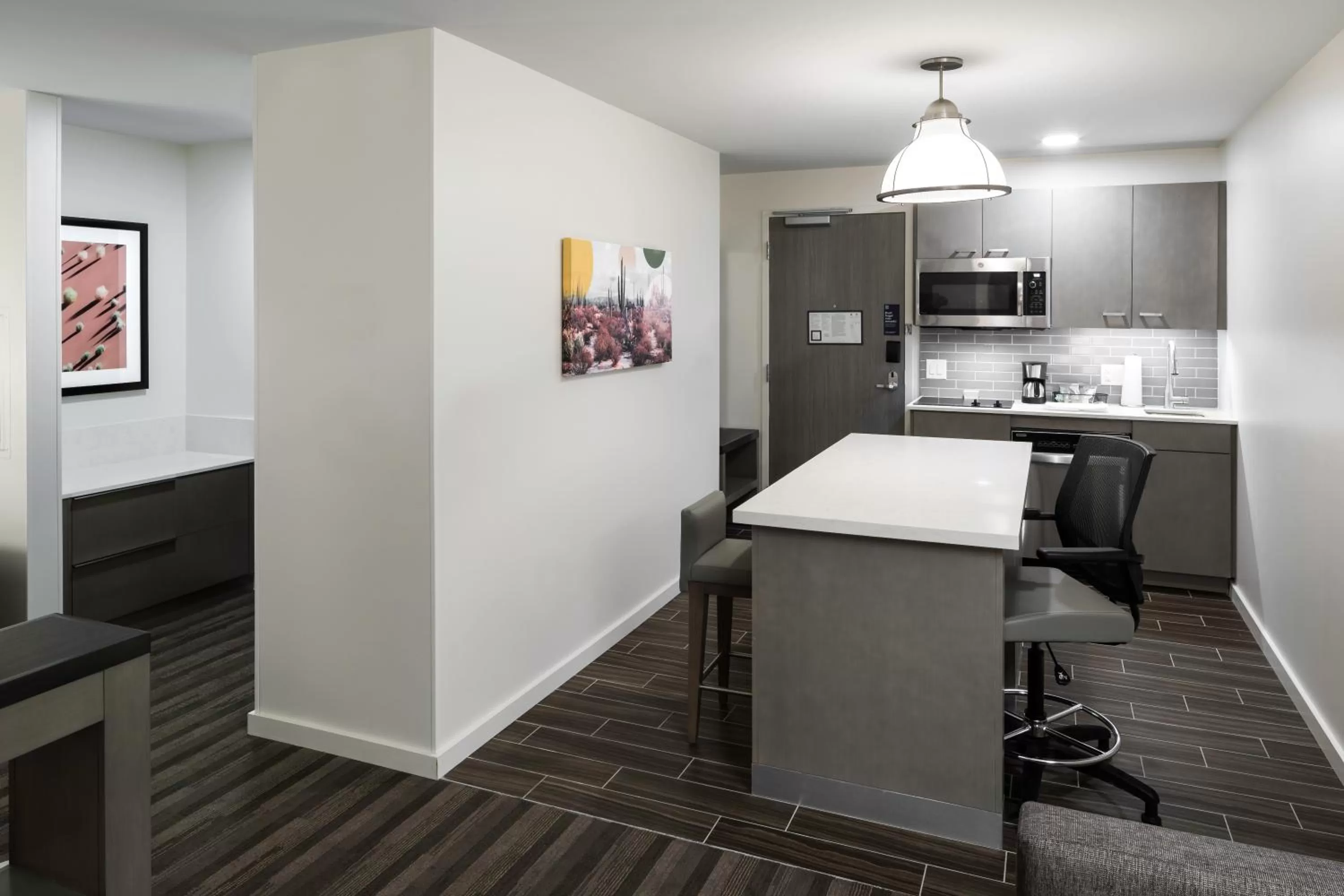 One-Bedroom King Suite with Sofa Bed and Kitchen in Hyatt House Tempe Phoenix University