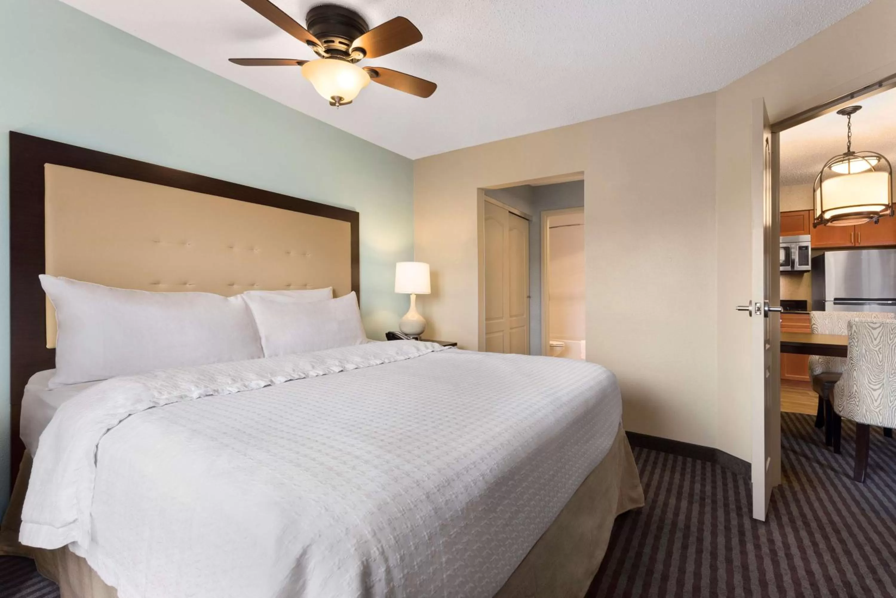 One-Bedroom King Suite - Non-Smoking in Homewood Suites by Hilton Columbus-Hilliard