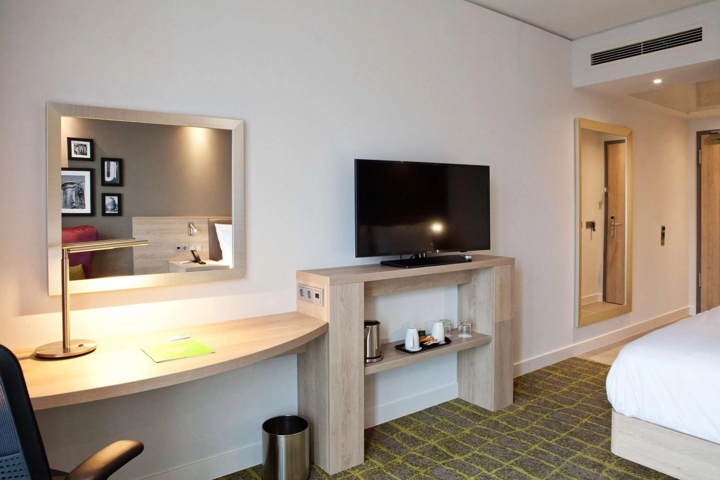 Queen Room - Non-Smoking in Hampton By Hilton Dortmund Phoenix See