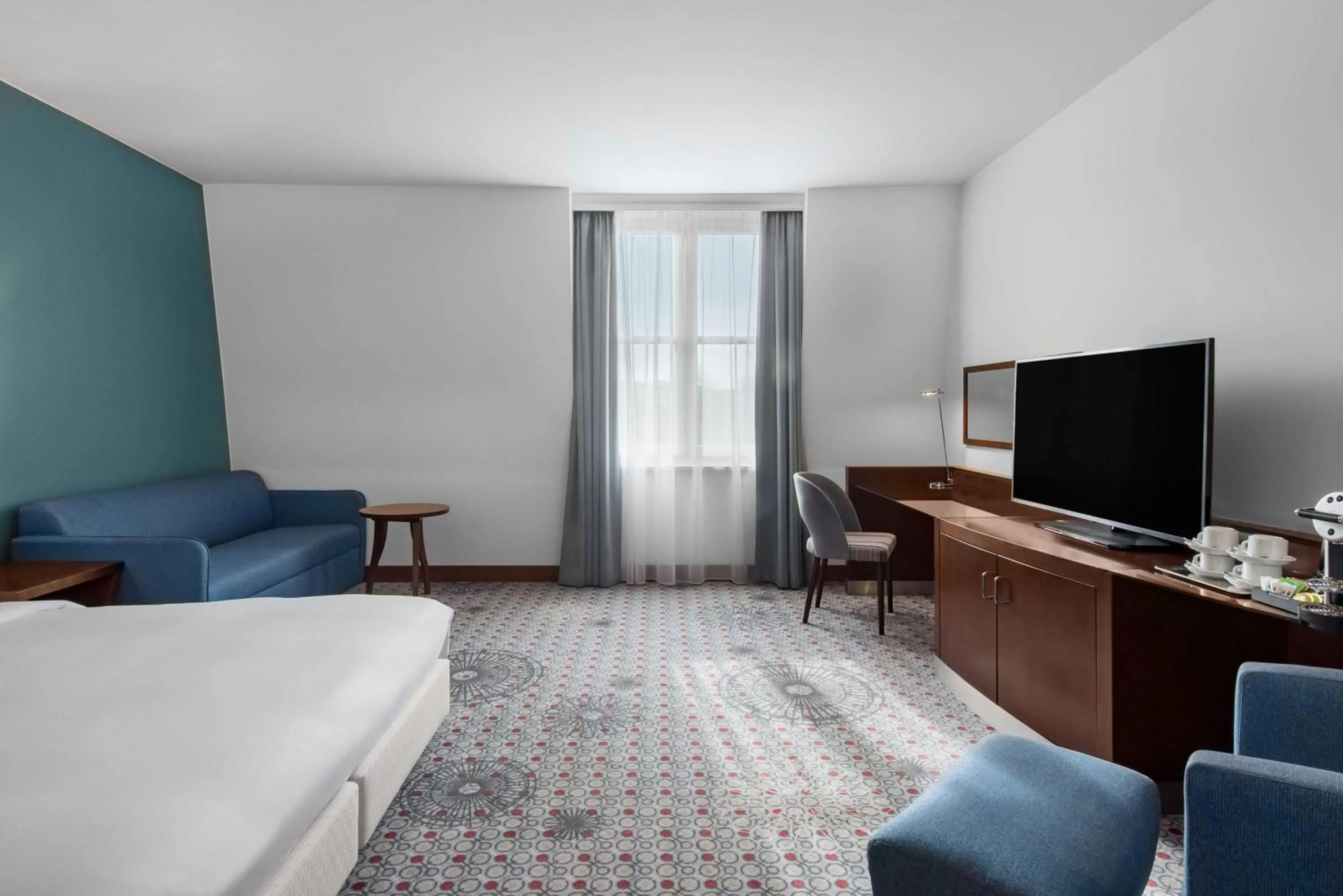 Junior Suite with Park View in Radisson Blu Hotel Wroclaw